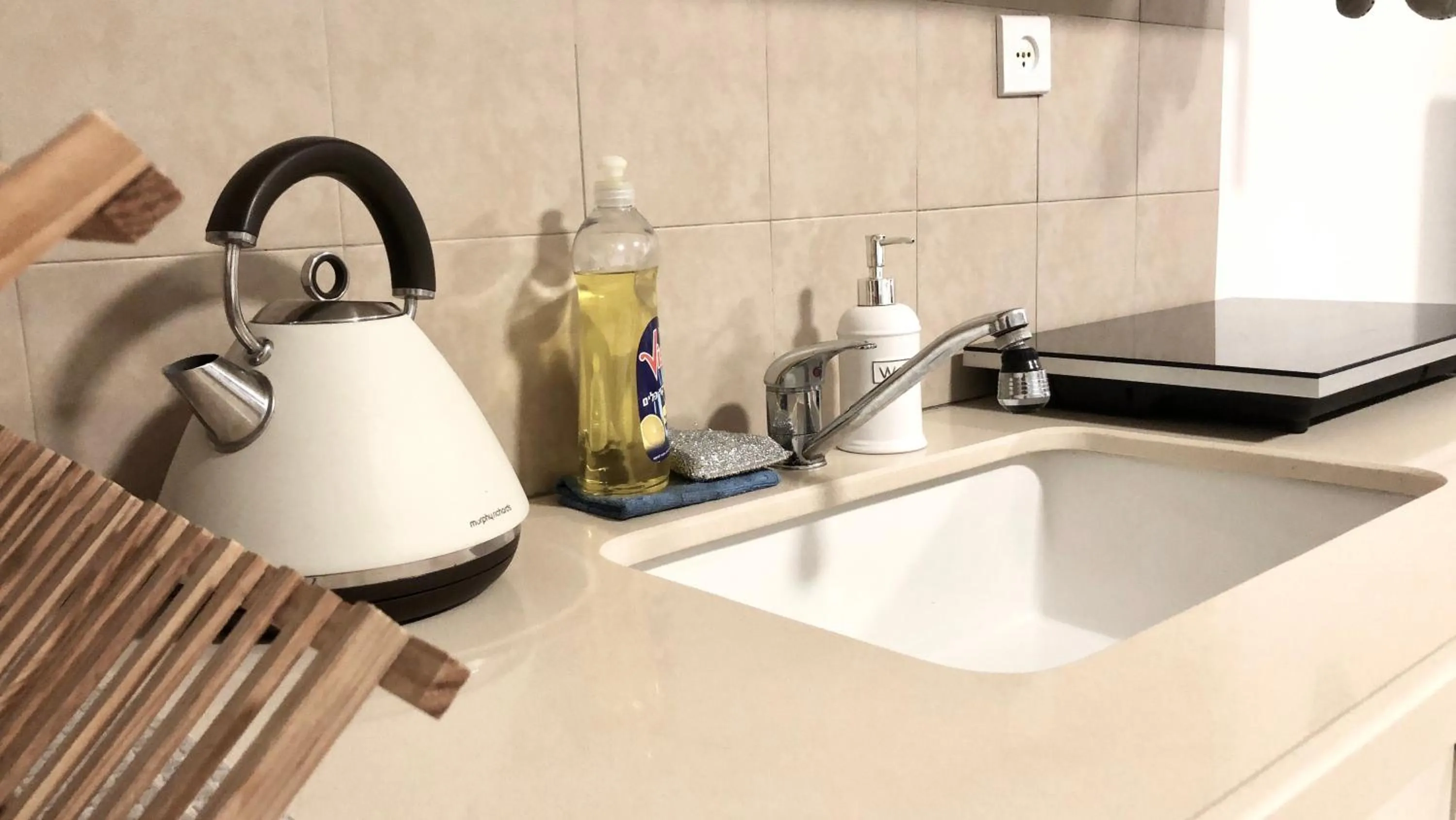 Coffee/tea facilities in Stylish Tel Aviv