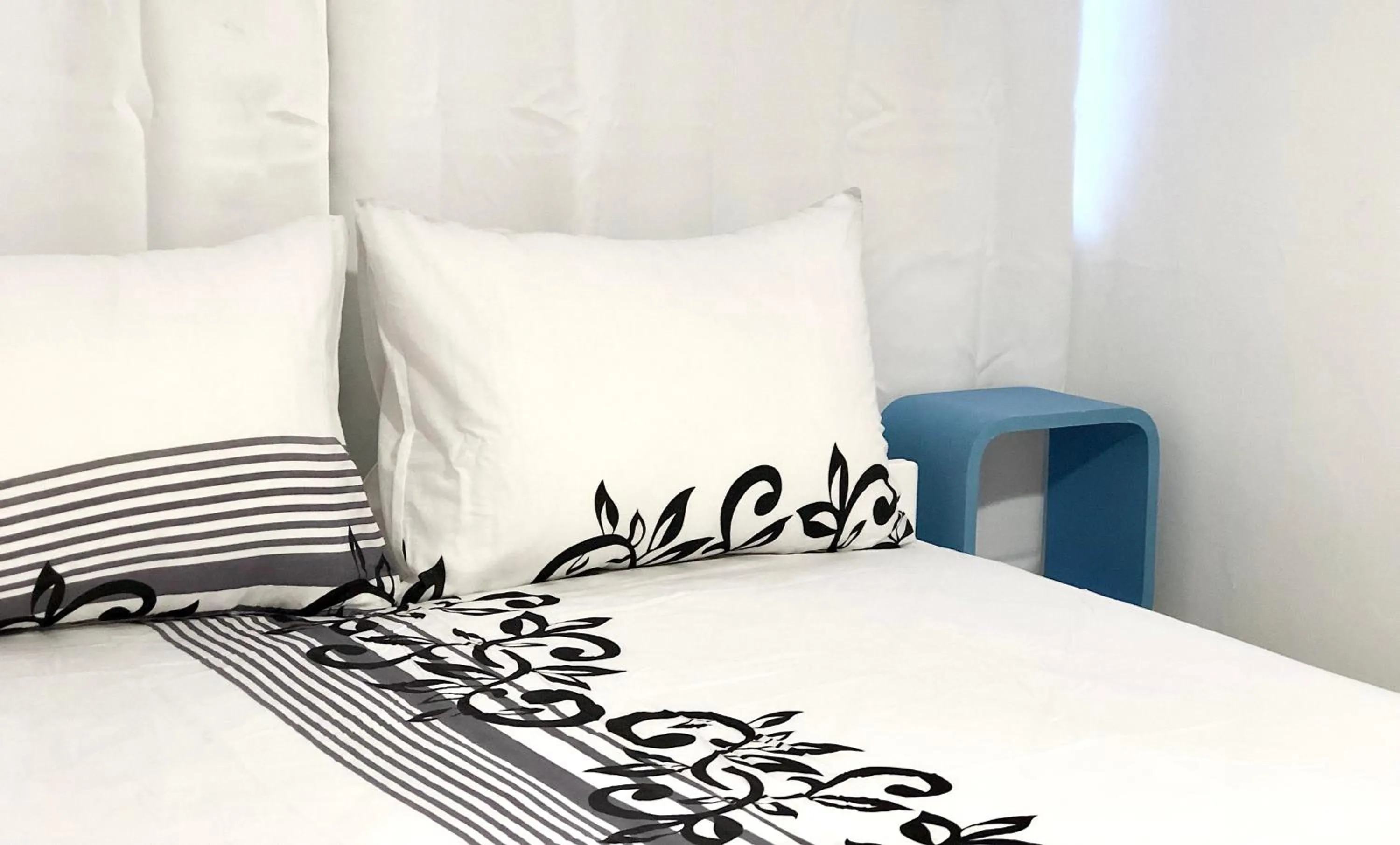 Bed in Stylish Tel Aviv