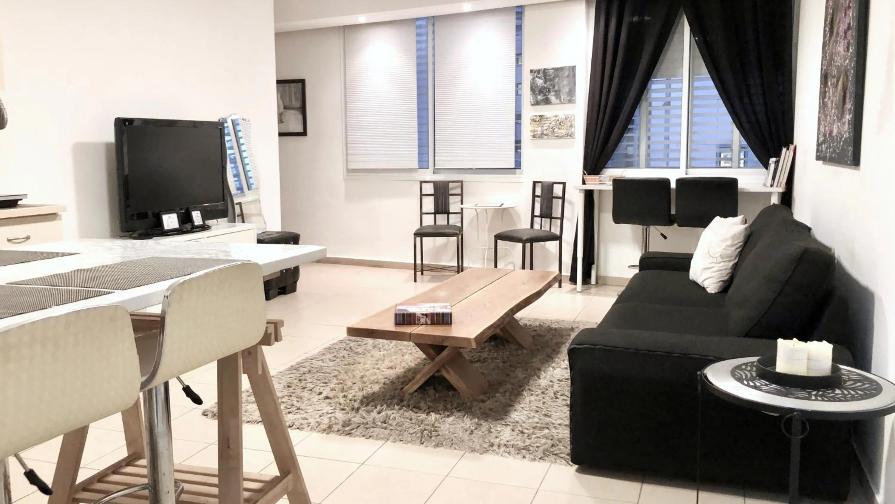 TV and multimedia in Stylish Tel Aviv