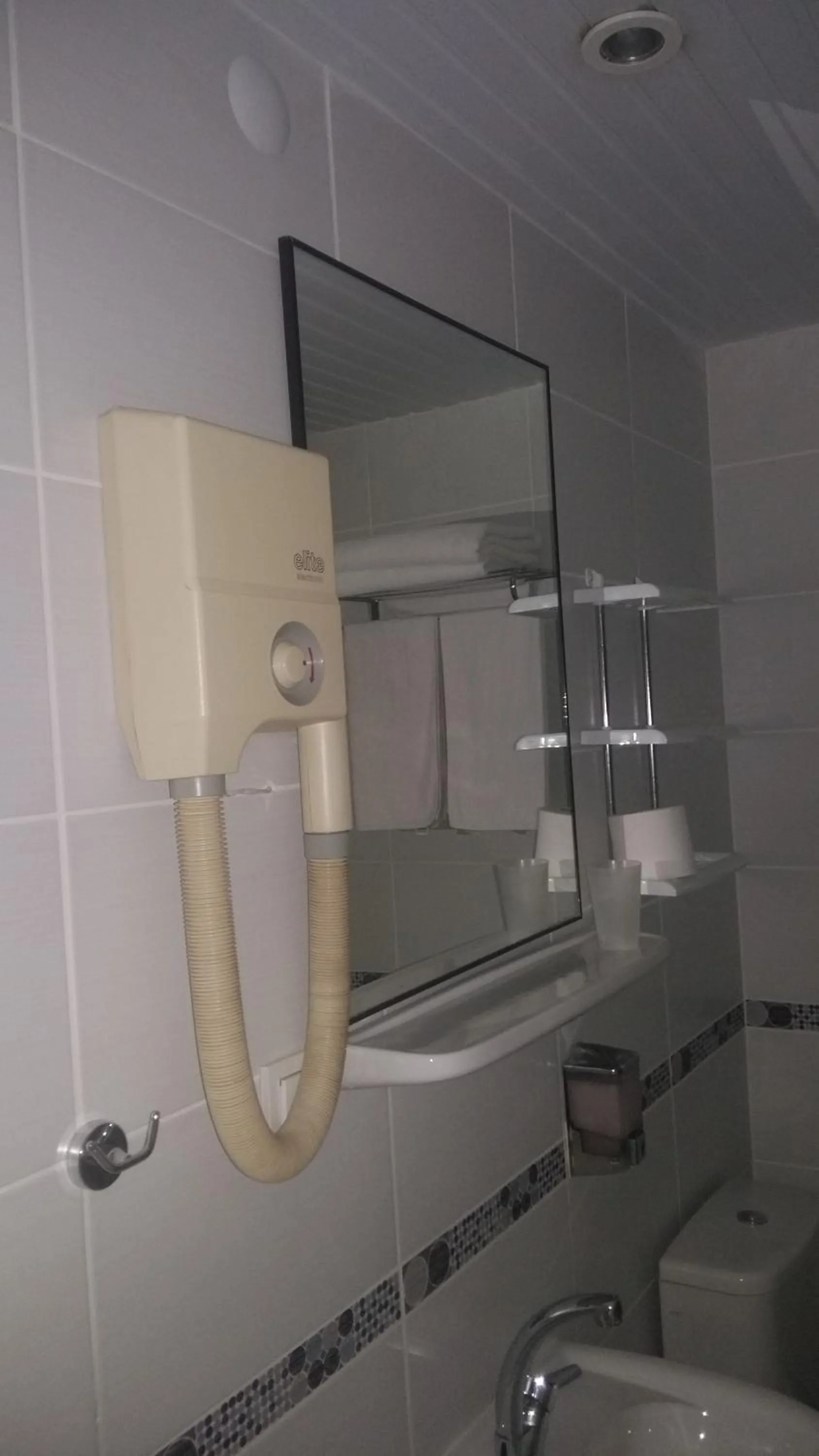 Toilet in Musti Apart Hotel