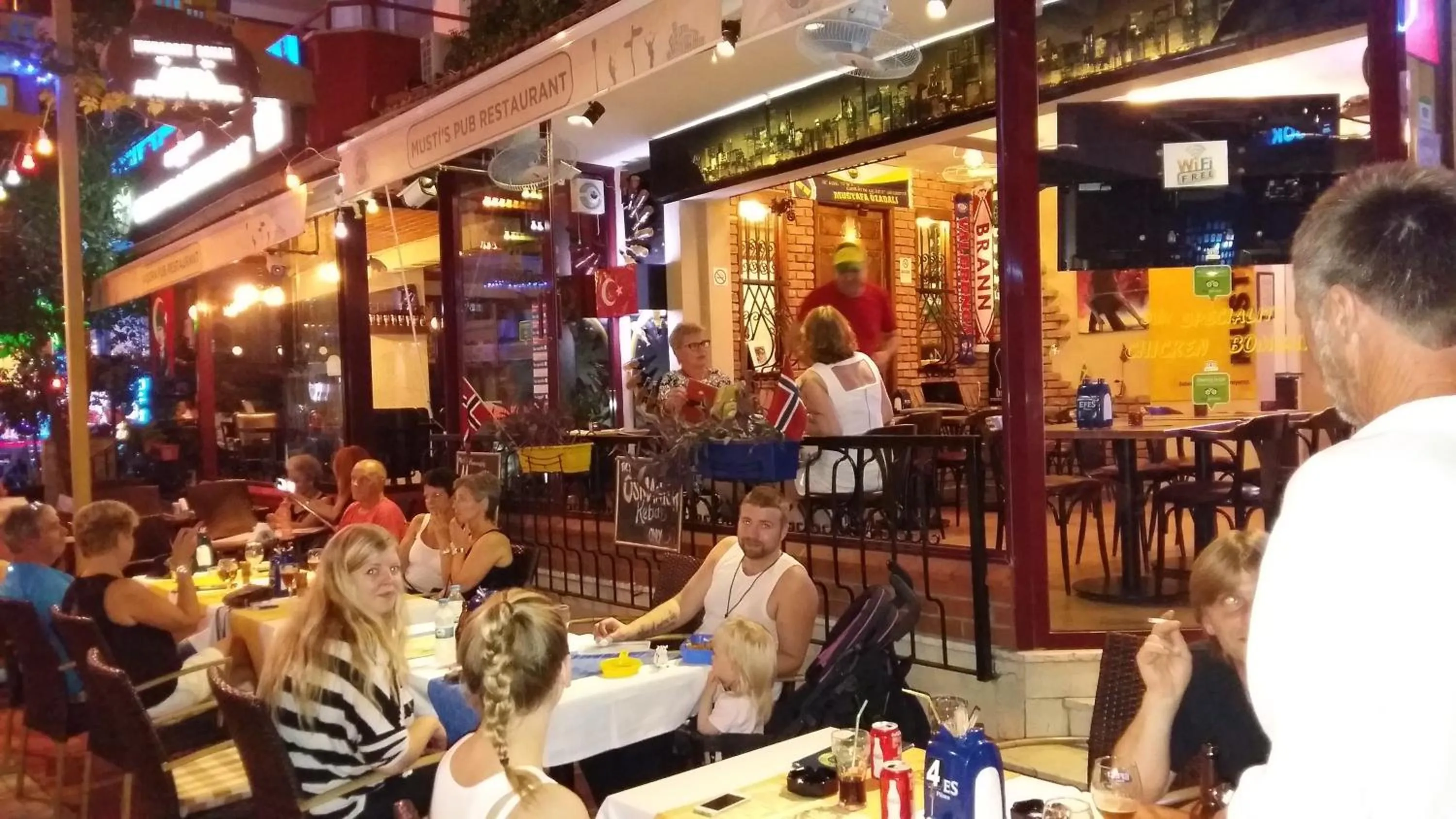 Restaurant/places to eat in Musti Apart Hotel