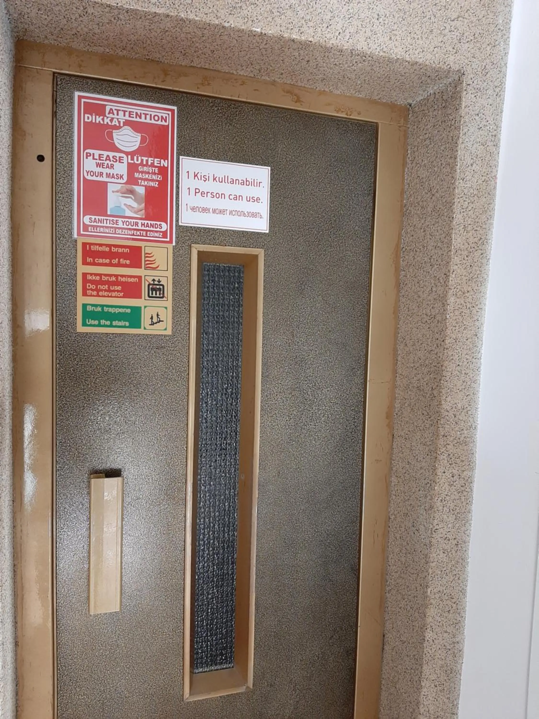 elevator in Musti Apart Hotel