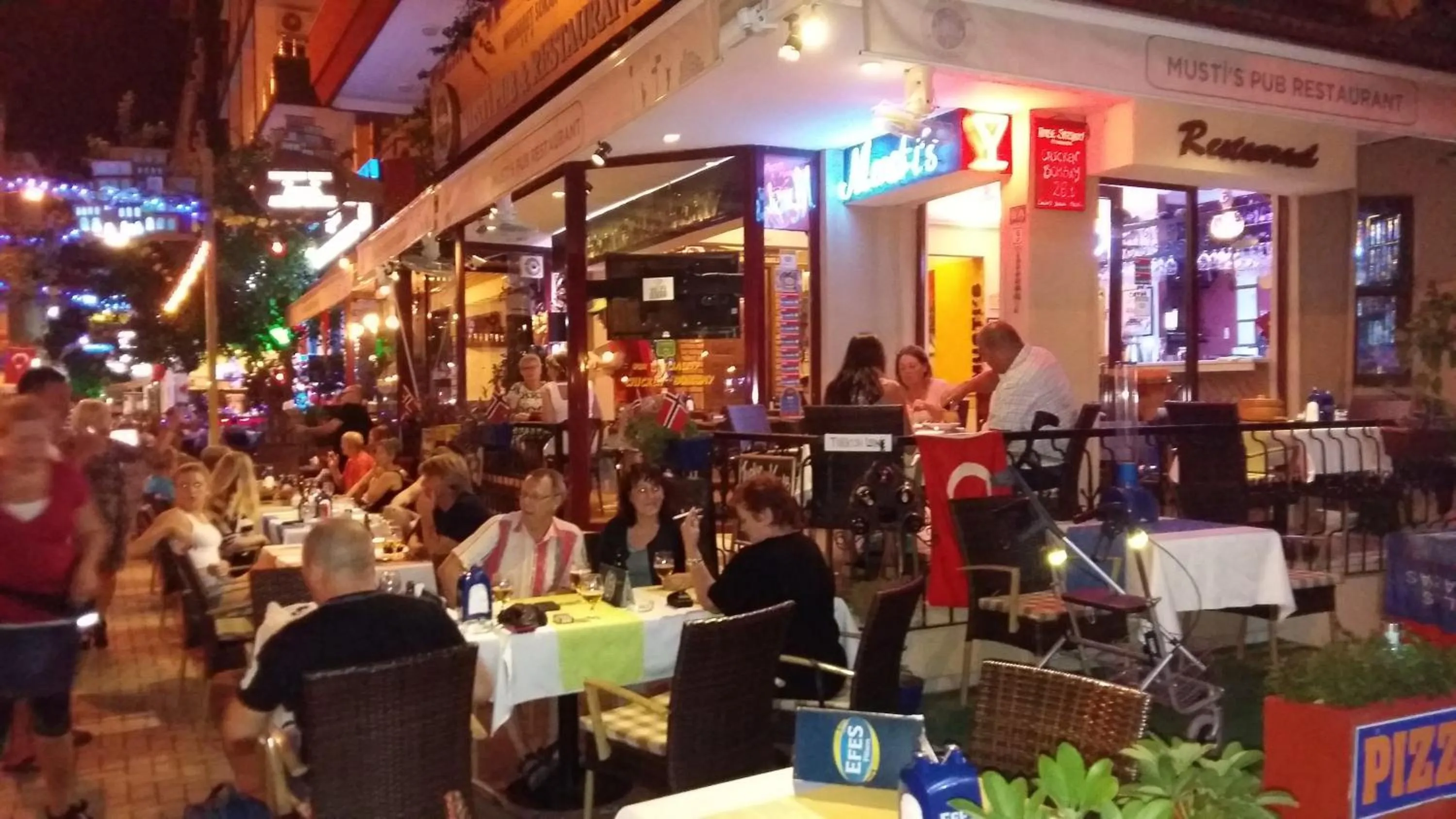 Restaurant/places to eat in Musti Apart Hotel