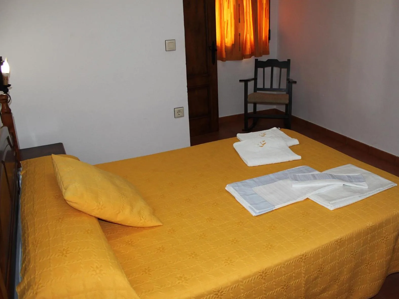 Decorative detail, Bed in Apartamentos Casa Gil