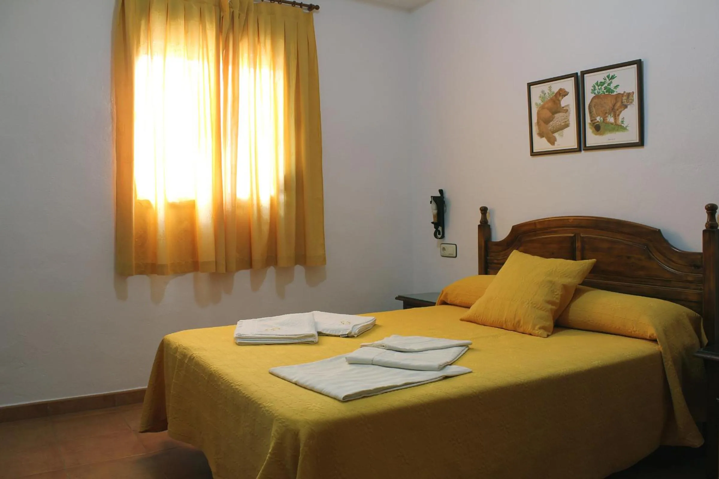 Bedroom, Bed in Apartamentos Casa Gil