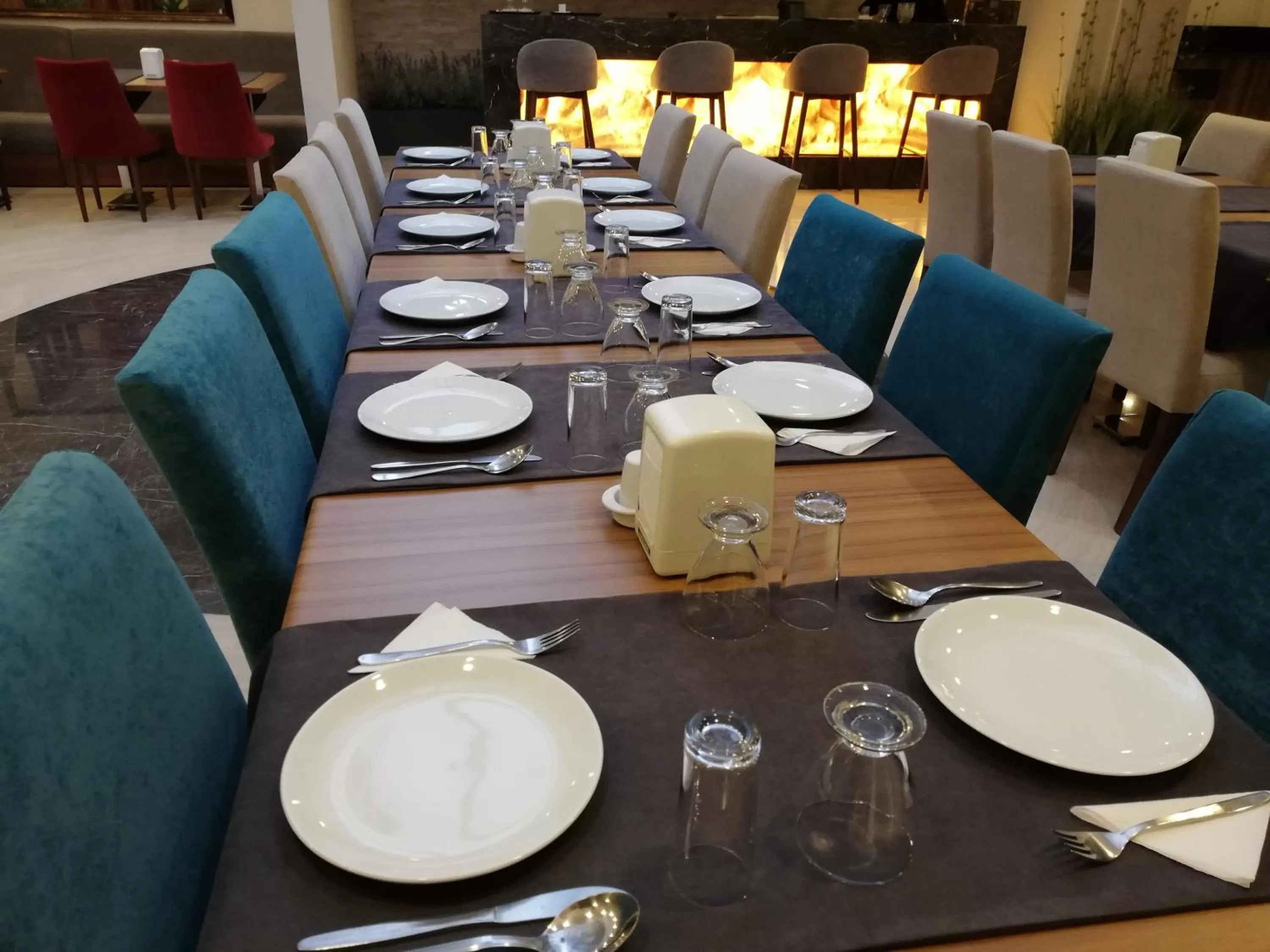 Restaurant/places to eat in Piskin Hotel