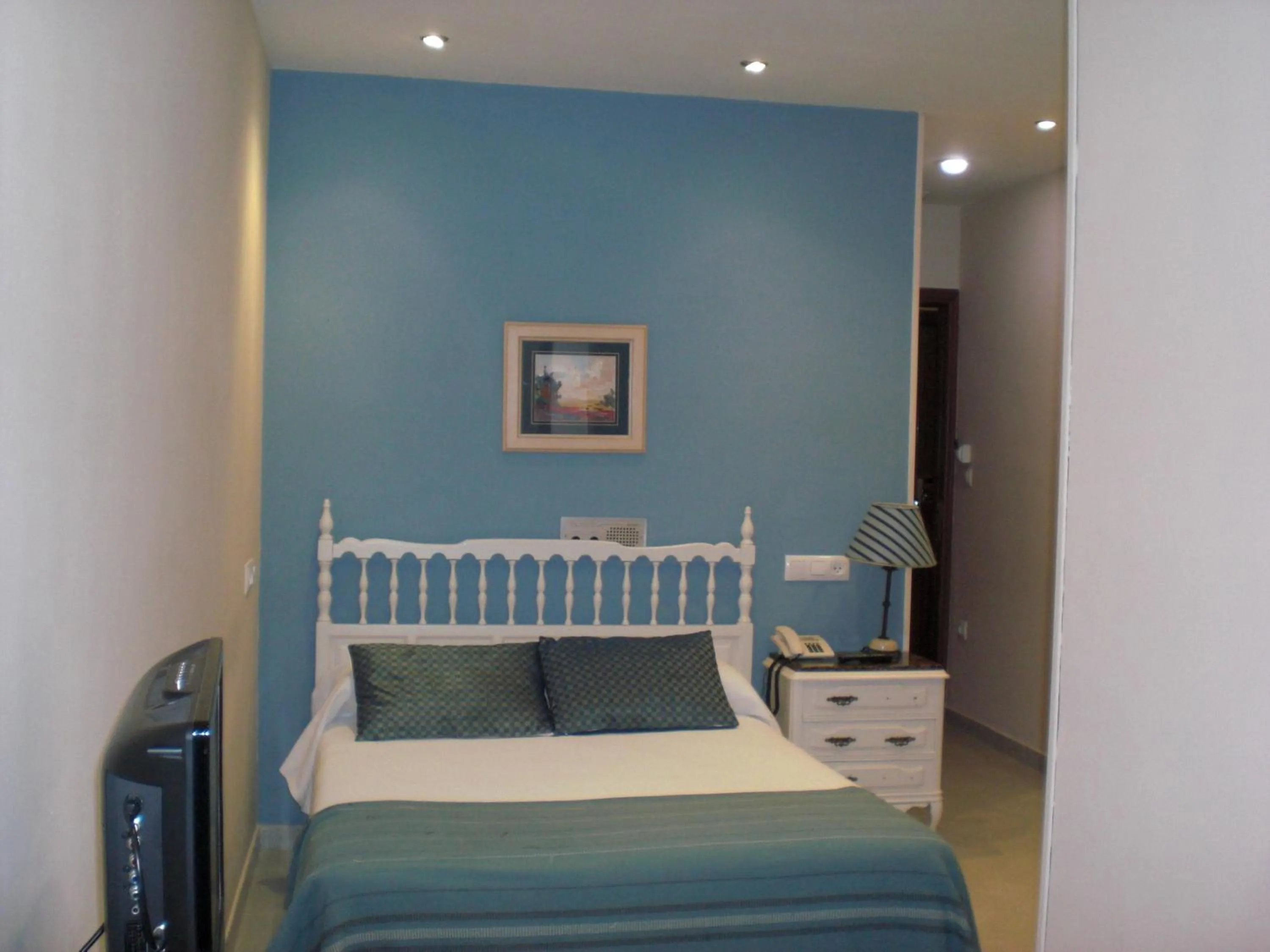 Photo of the whole room, Bed in Hotel Azpiazu