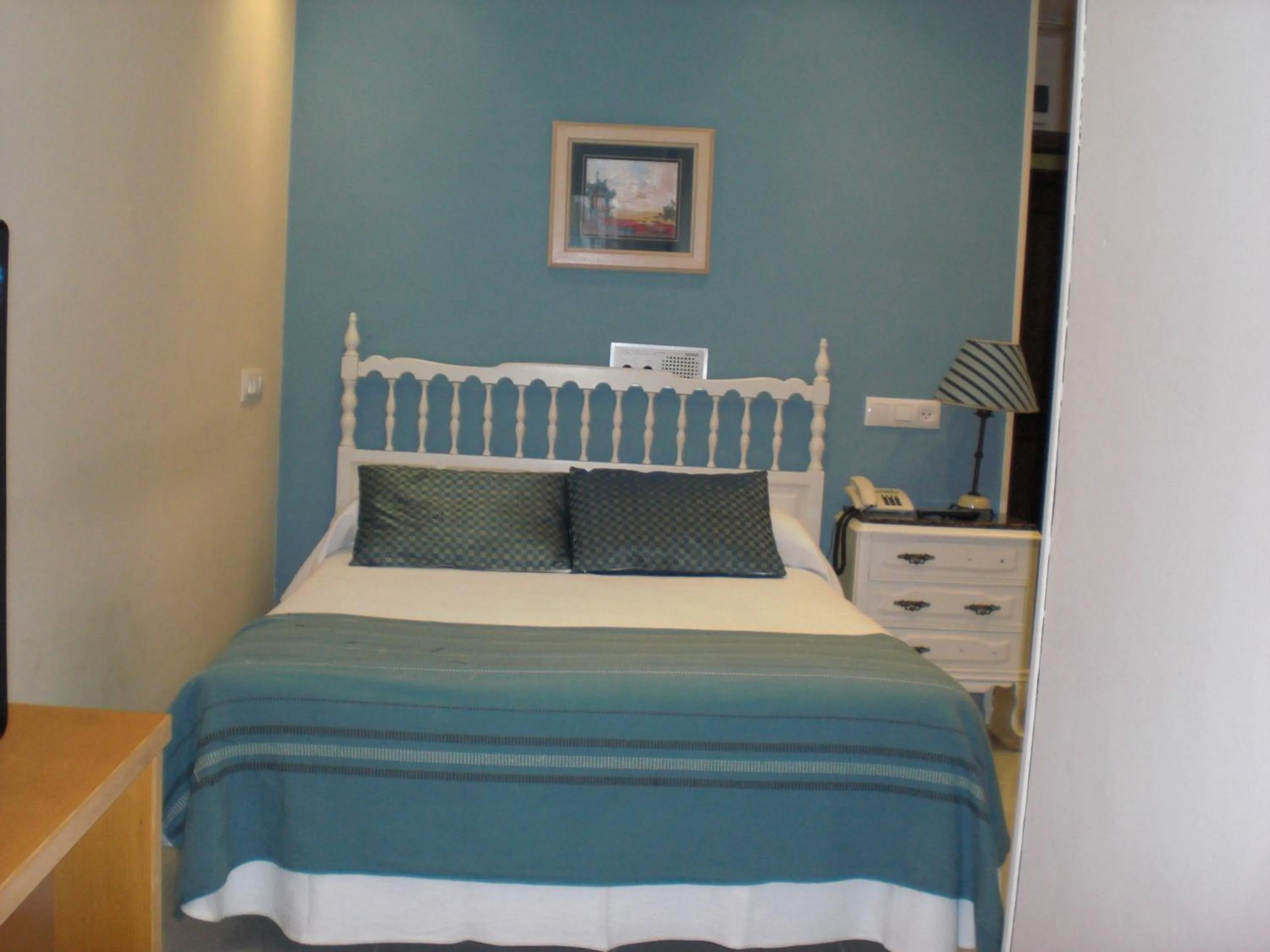 Photo of the whole room, Bed in Hotel Azpiazu