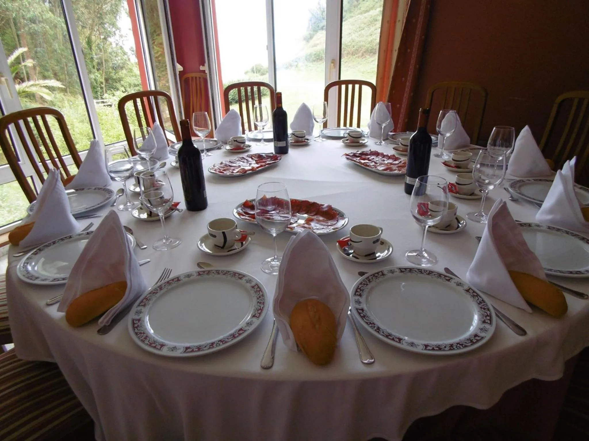 Lounge or bar in Hotel Azpiazu