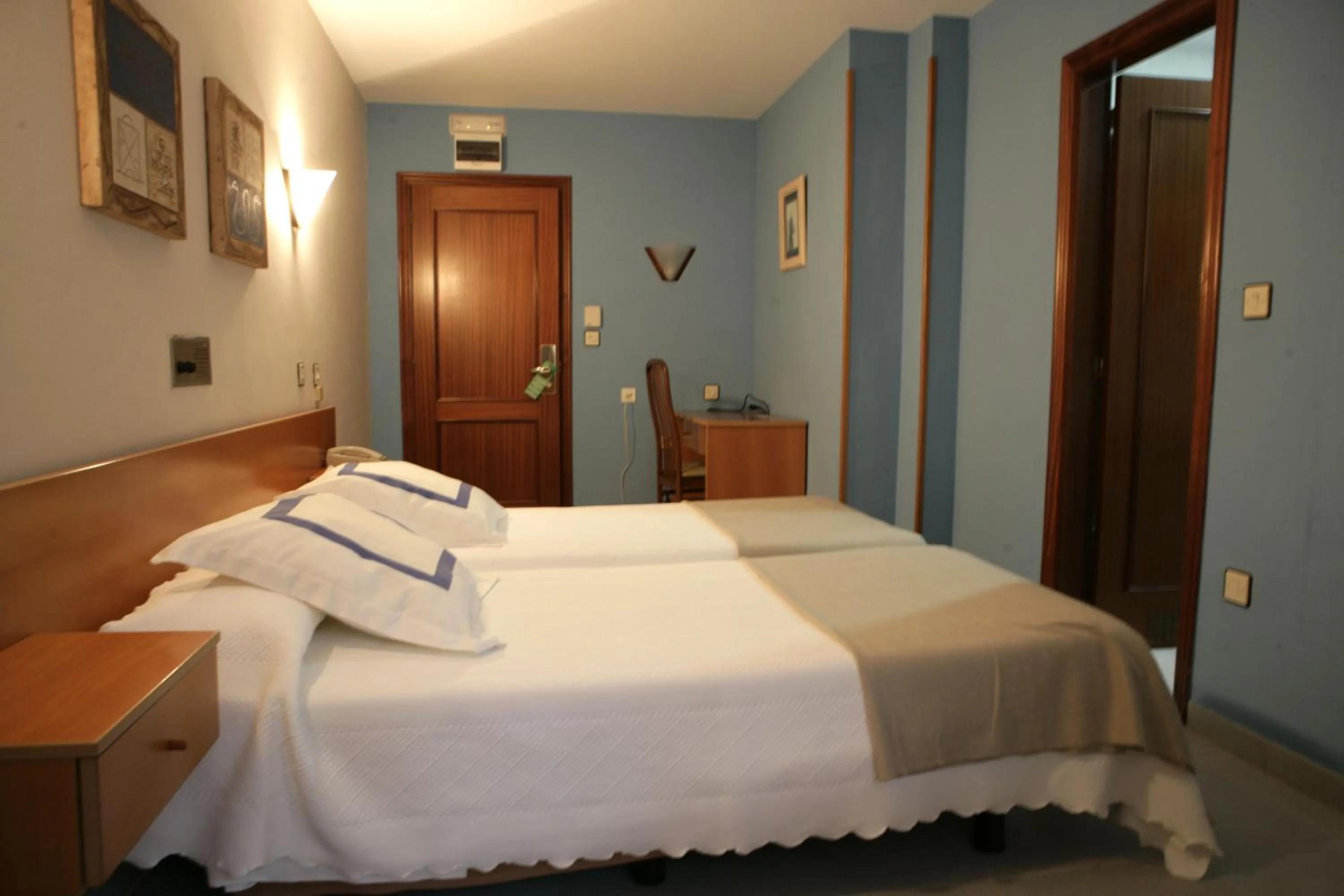 Photo of the whole room, Bed in Hotel Azpiazu