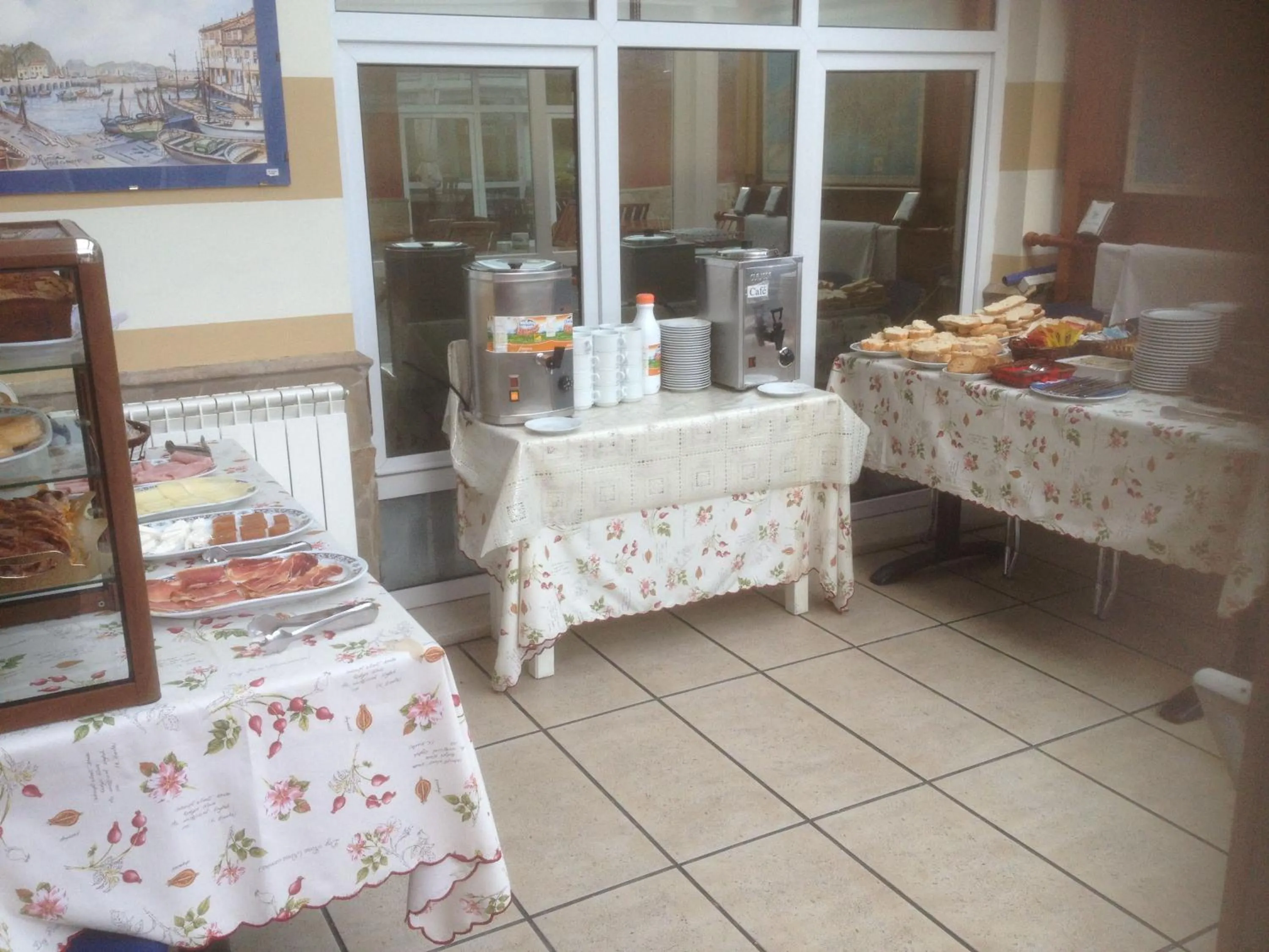 Restaurant/places to eat in Hotel Azpiazu