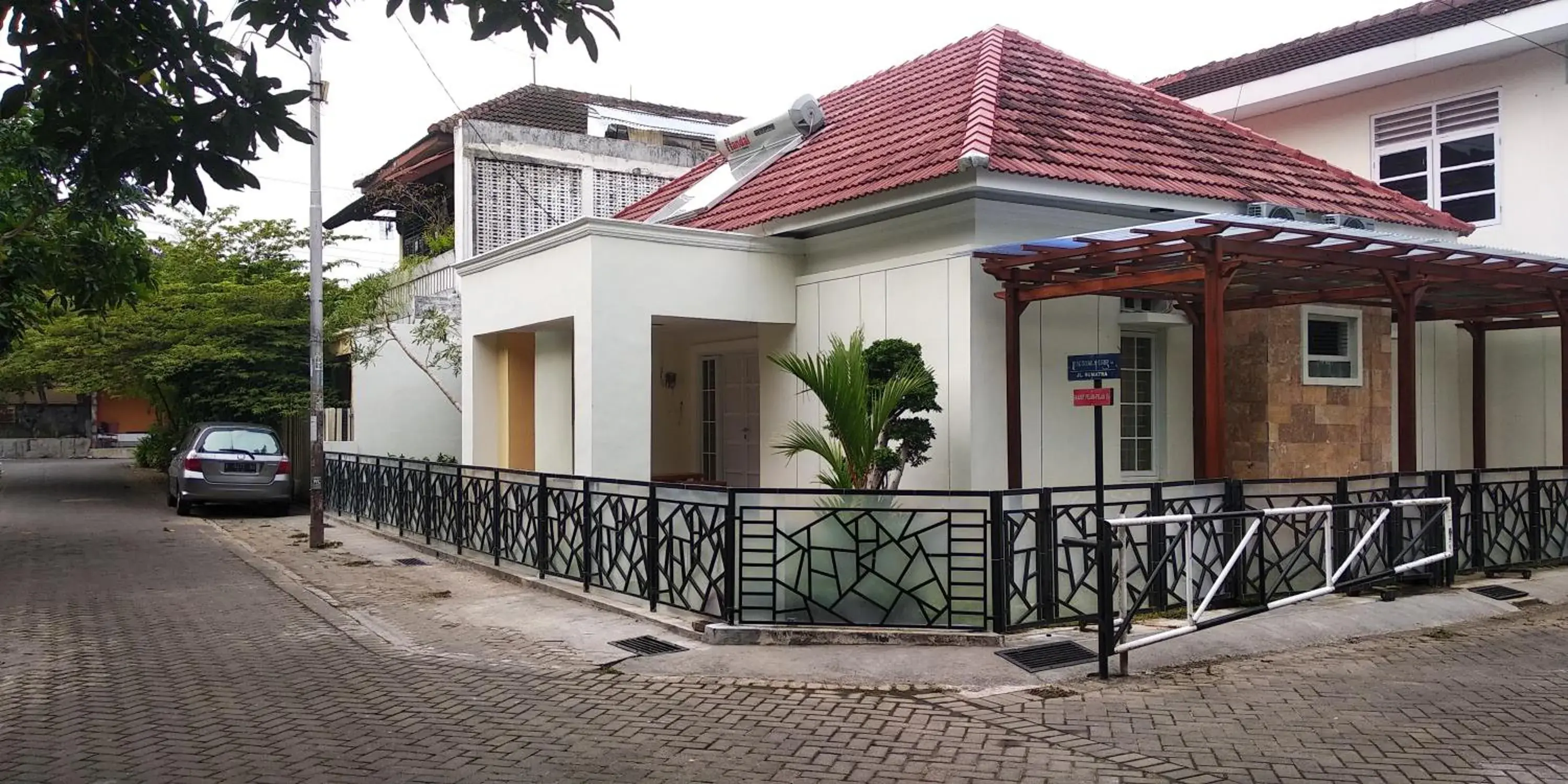 Property building in Omah Inap D24 Syariah near Universitas Aisyiah Yogyakarta Mitra RedDoorz Property building in Omah Inap D24 Syariah near Universitas Aisyiah Yogyakarta Mitra RedDoorz