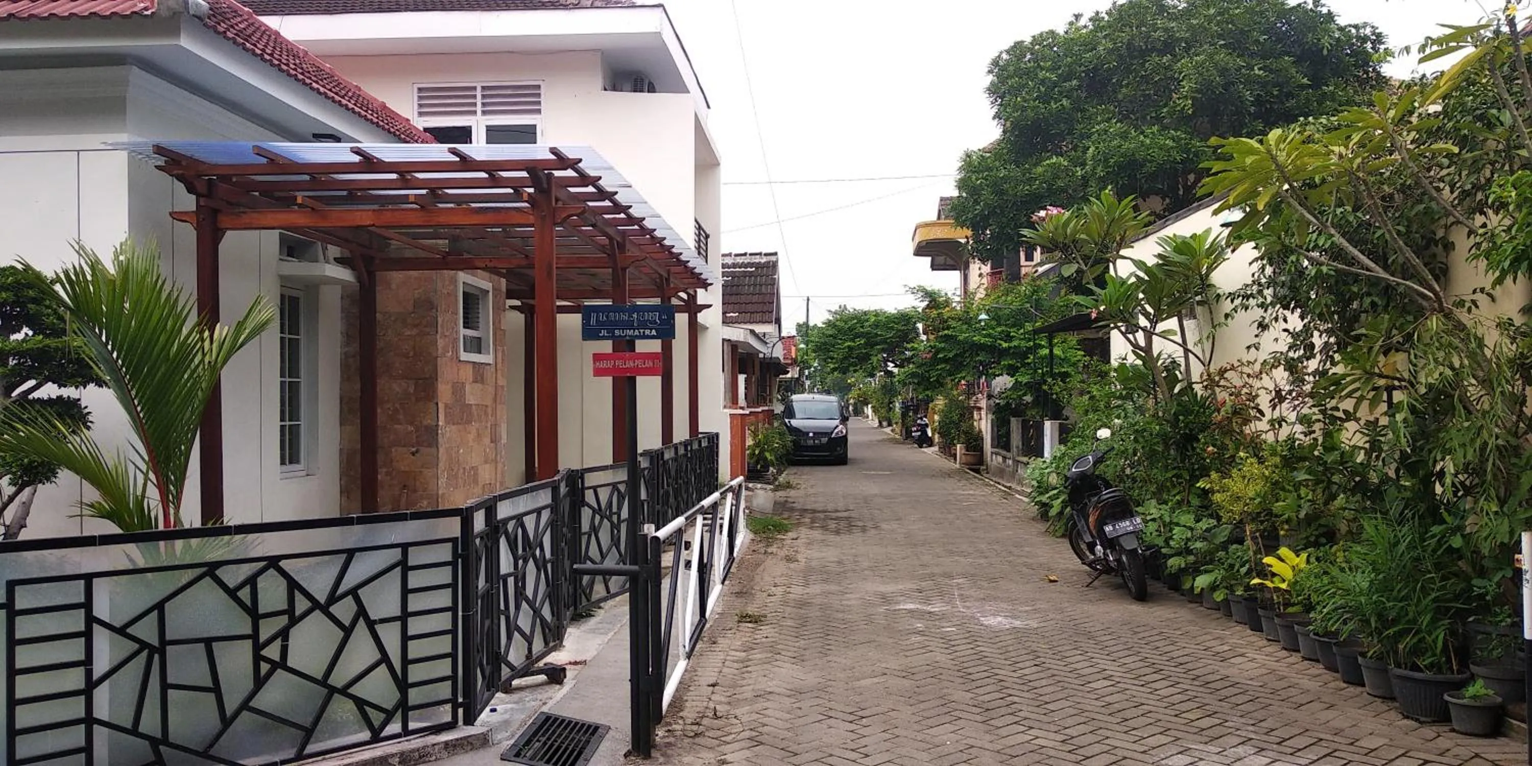 Facade/entrance in Omah Inap D24 Syariah near Universitas Aisyiah Yogyakarta Mitra RedDoorz