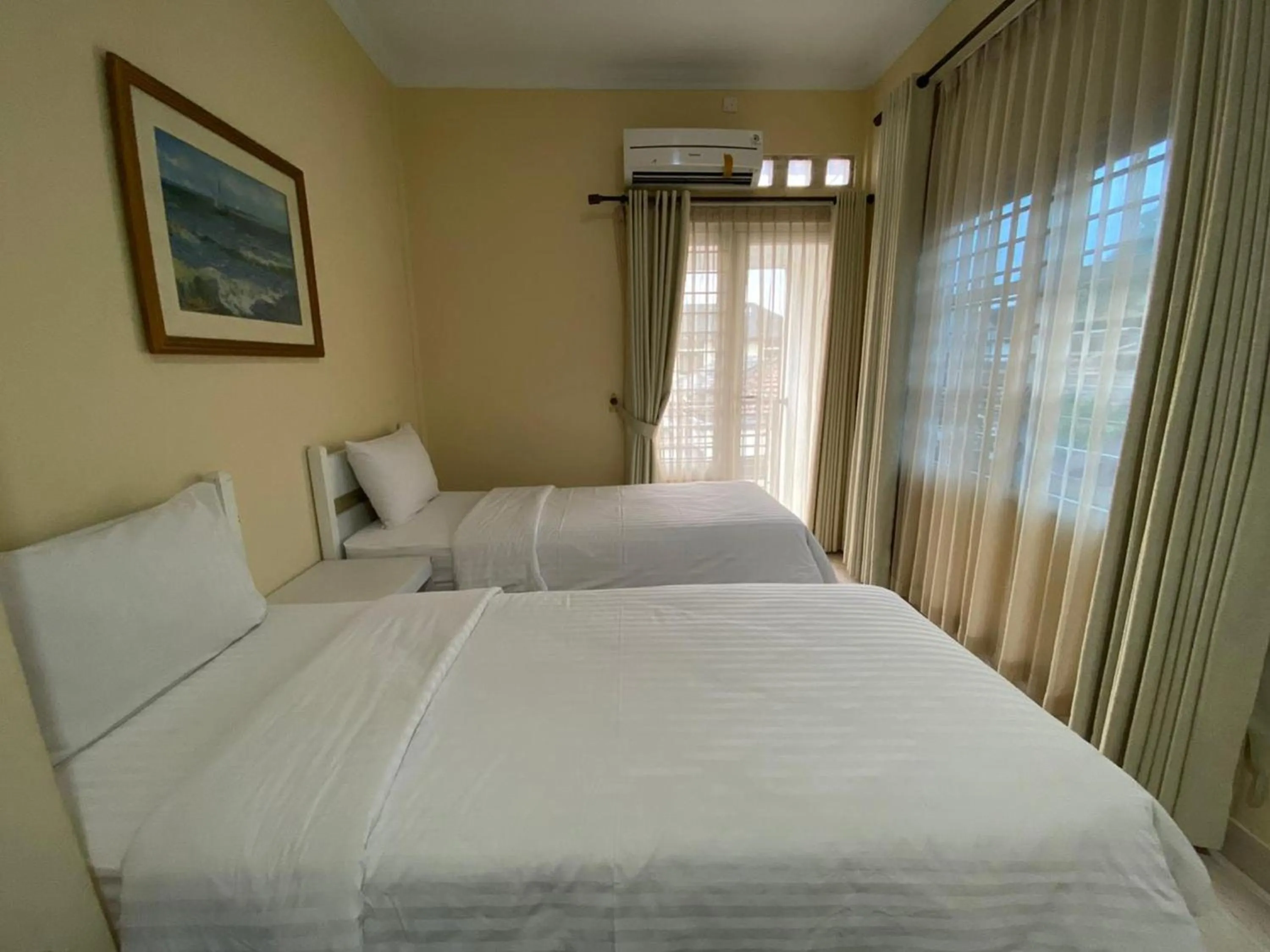 Bedroom, Bed in Omah Inap D24 Syariah near Universitas Aisyiah Yogyakarta Mitra RedDoorz