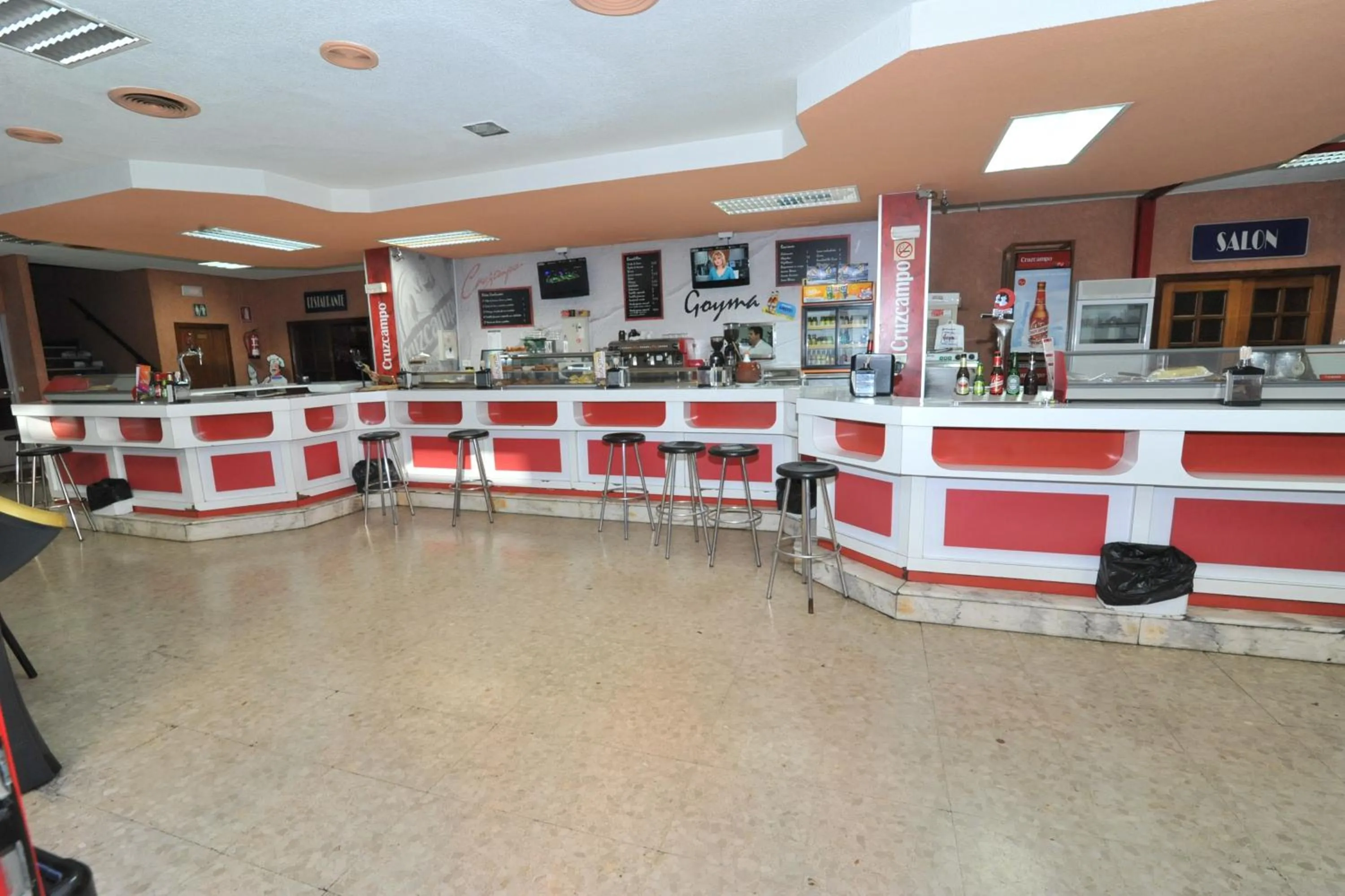 Lounge or bar in Hostal Goyma I