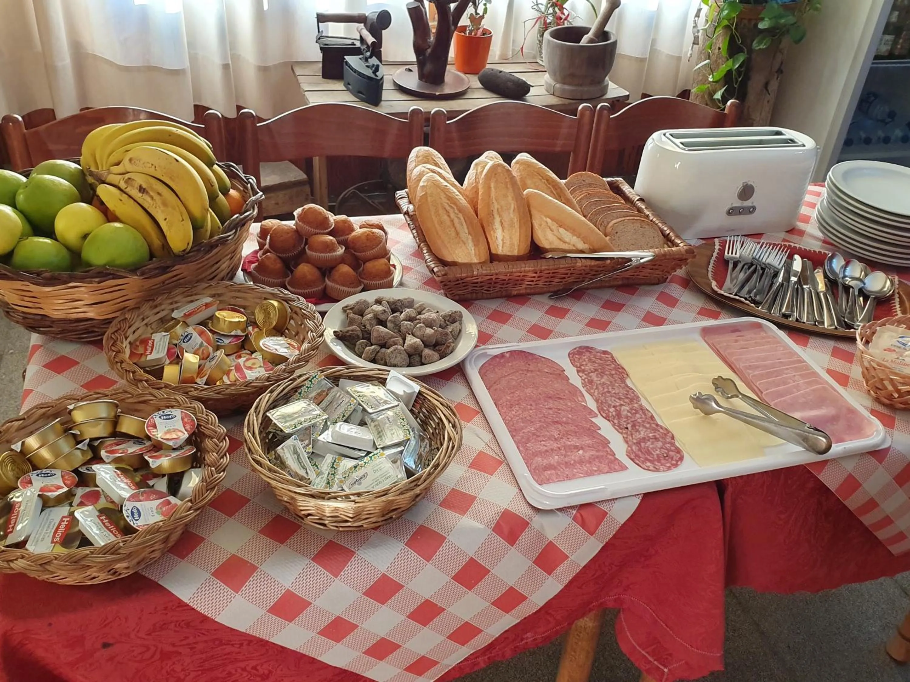 Buffet breakfast in Hotel El Sombrerito