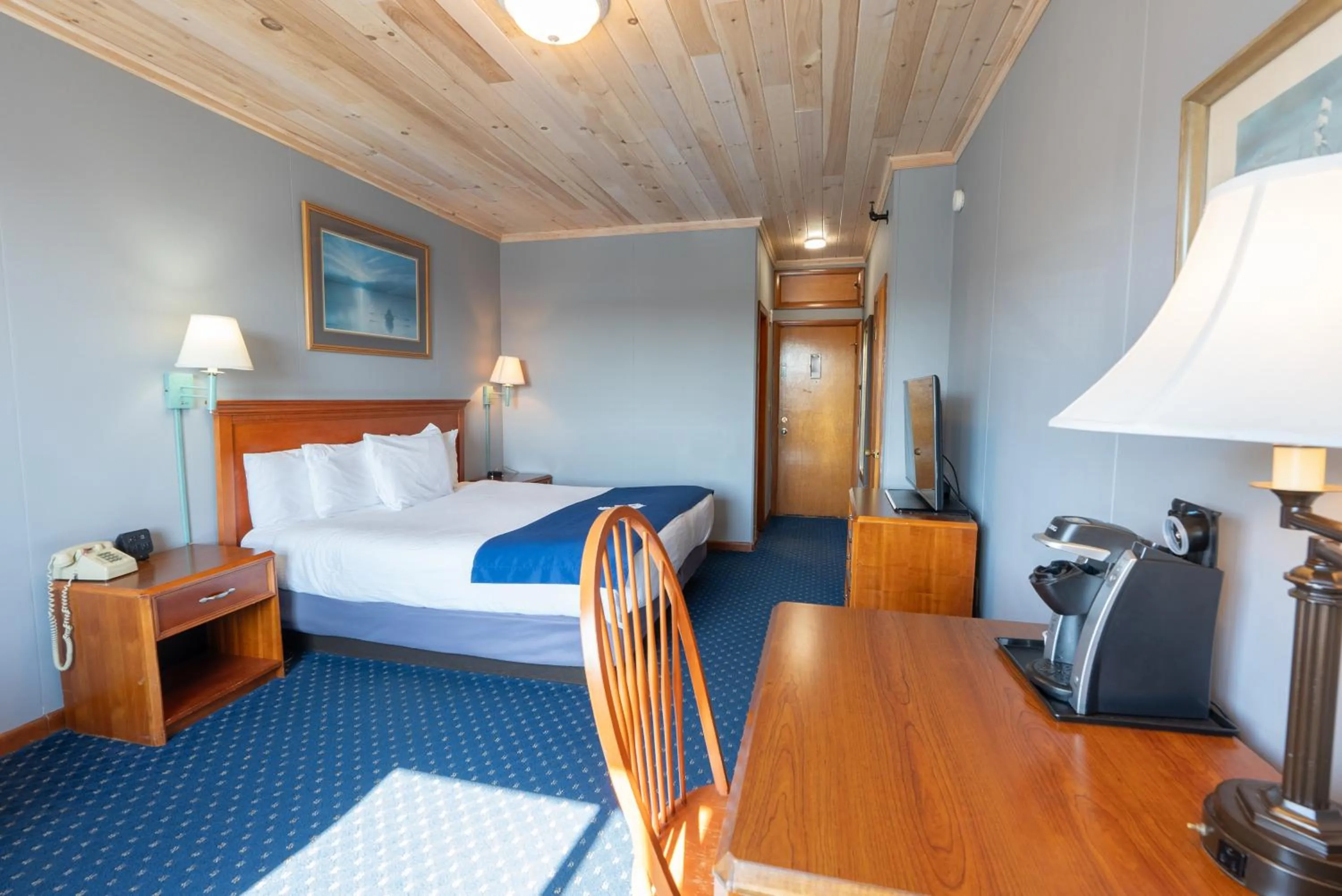 Bedroom, Bed in Fisherman's Wharf Inn