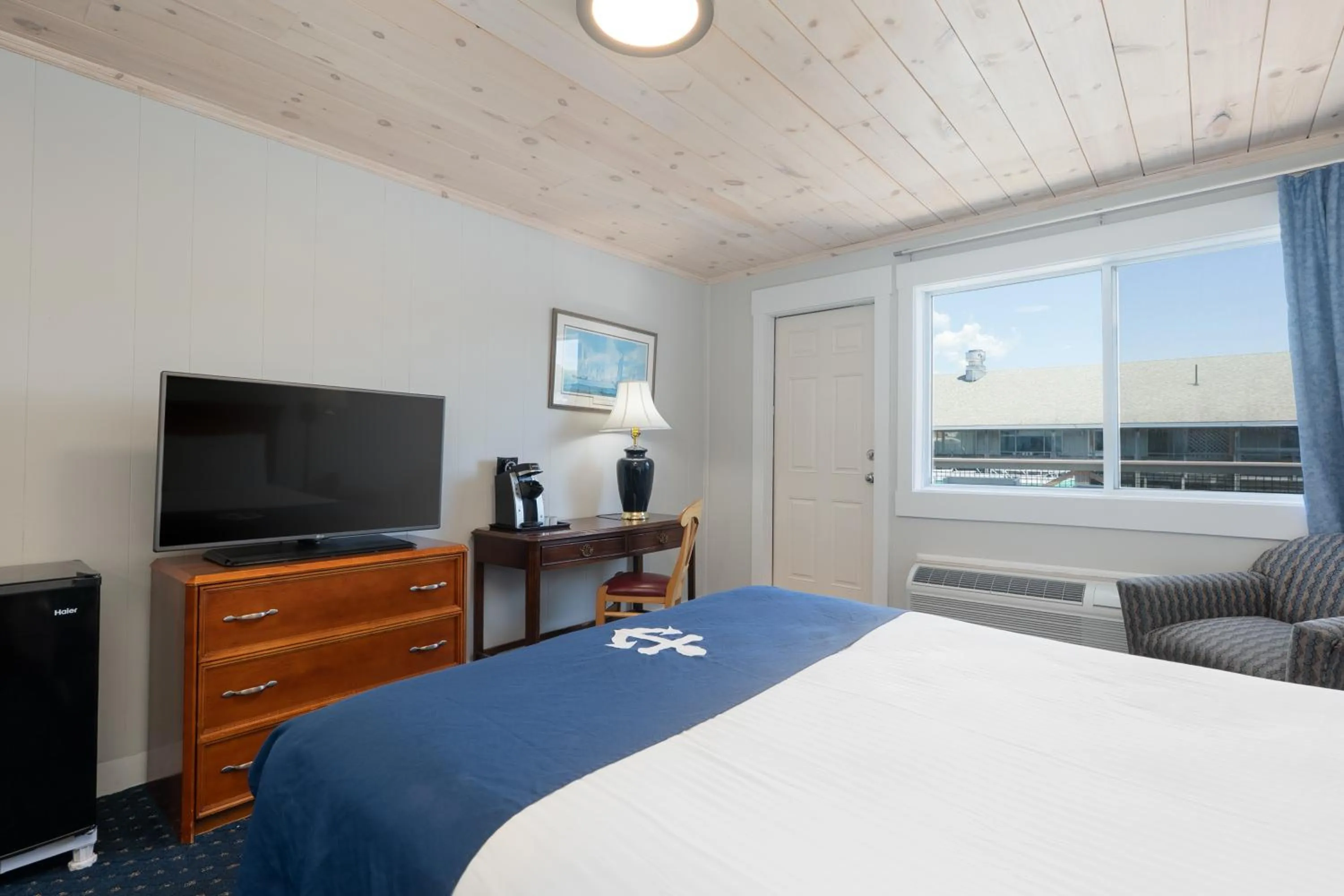 Bedroom, Bed in Fisherman's Wharf Inn