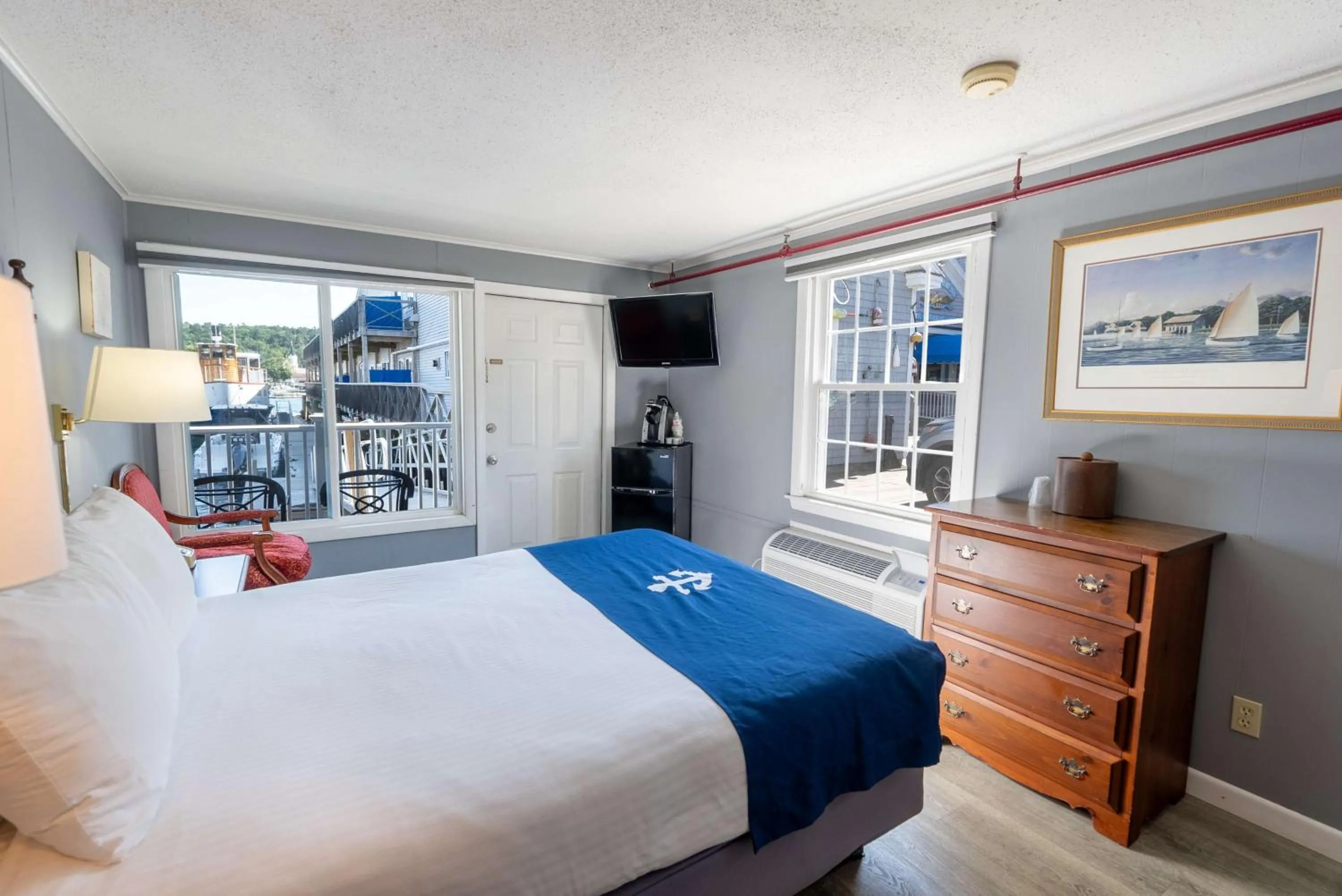 Bedroom, Bed in Fisherman's Wharf Inn