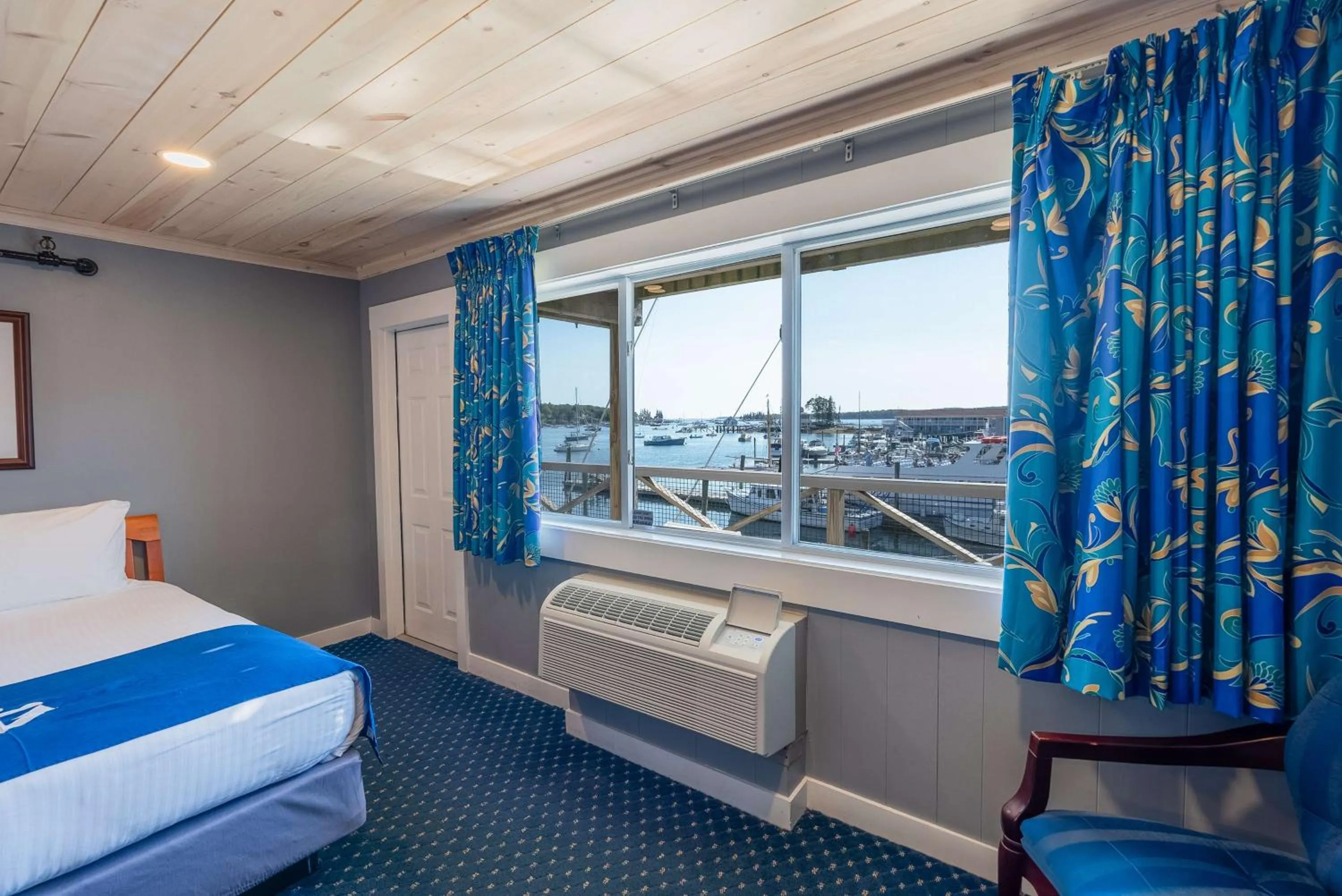 Bedroom, Bed in Fisherman's Wharf Inn