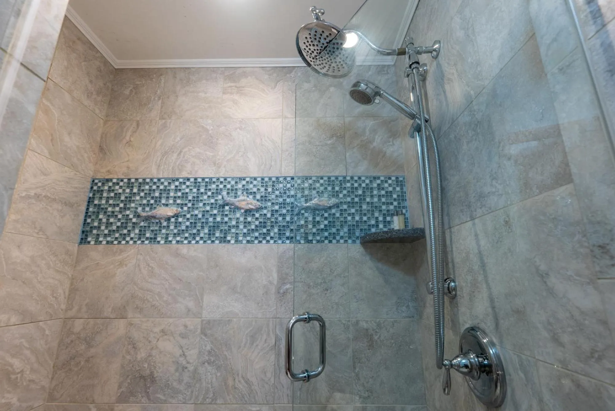 Shower in Fisherman's Wharf Inn