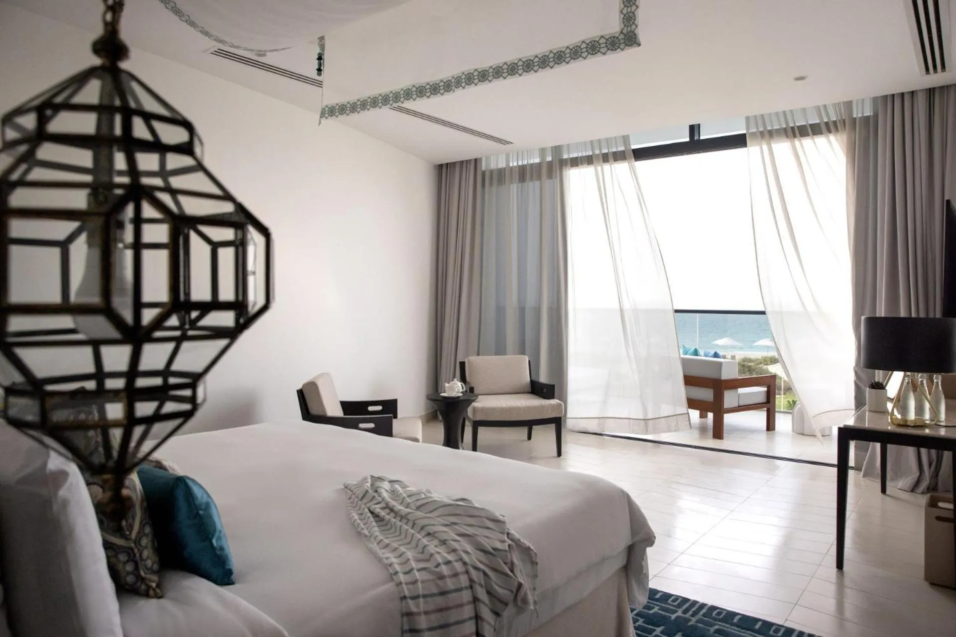 Bedroom, Bed in Jumeirah Saadiyat Island Abu Dhabi