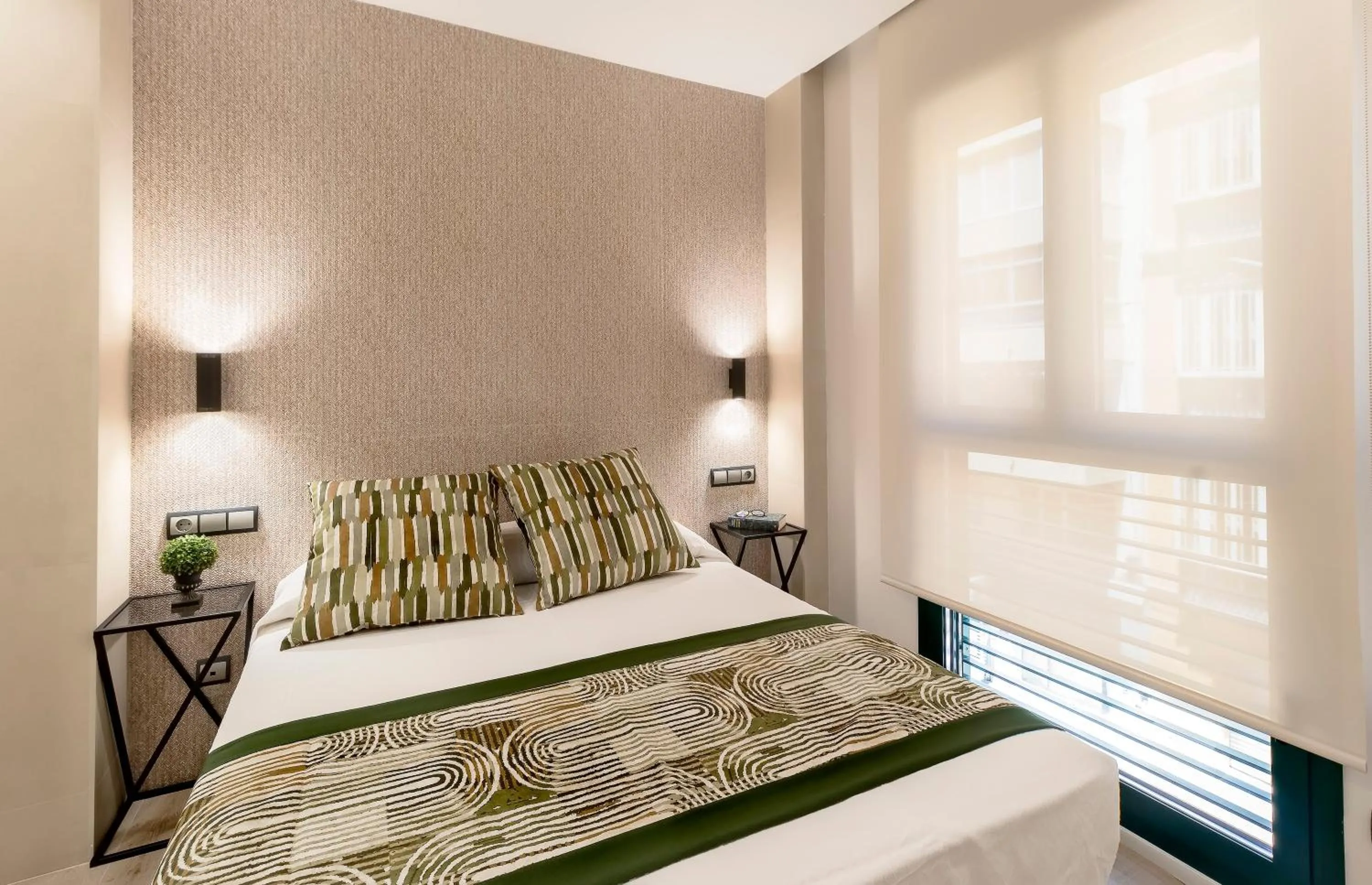 Bedroom, Bed in Apartamentos Suites Oficentro Original