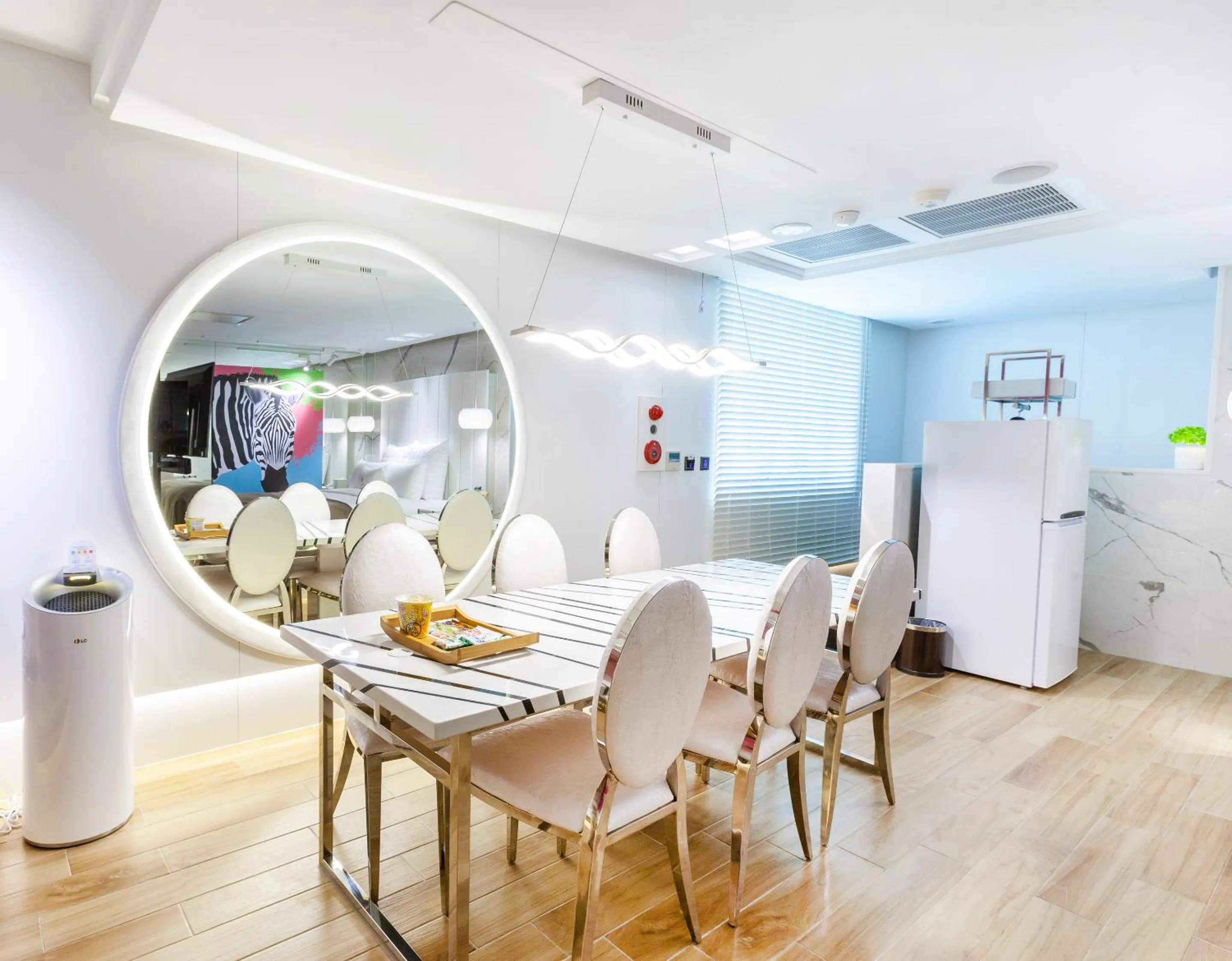 Dining area in Chao Motel