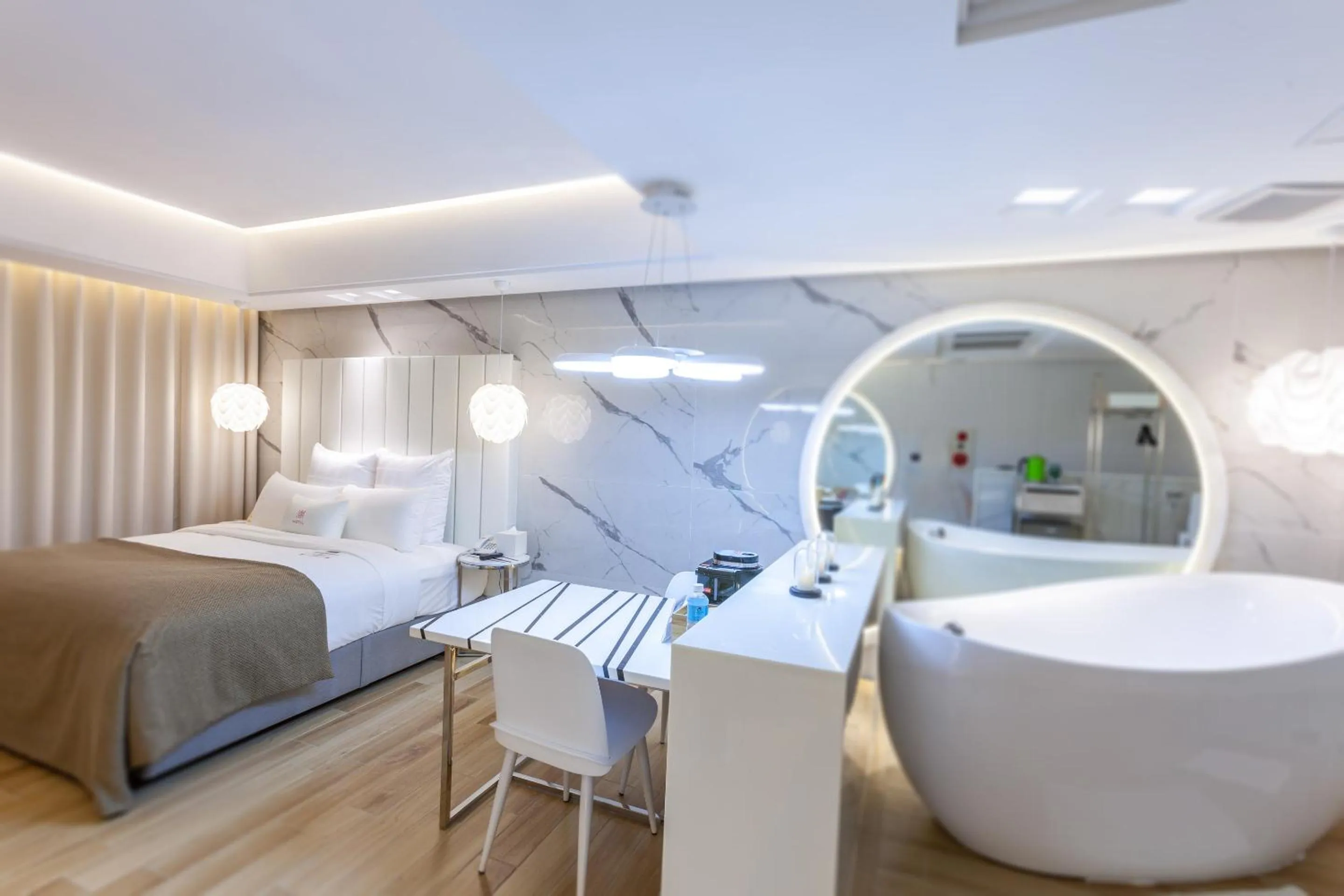 Photo of the whole room, Bed in Chao Motel