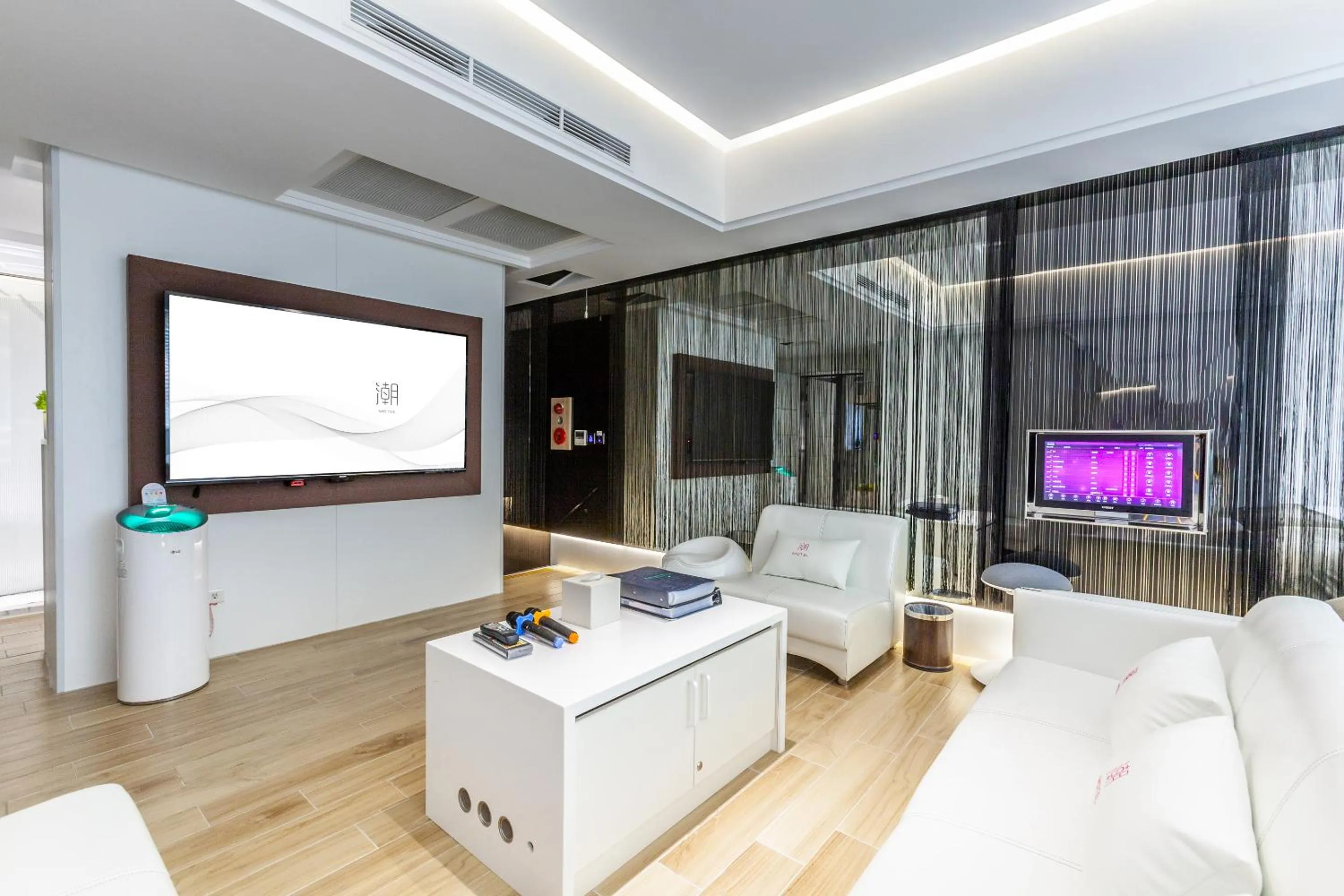 TV and multimedia in Chao Motel