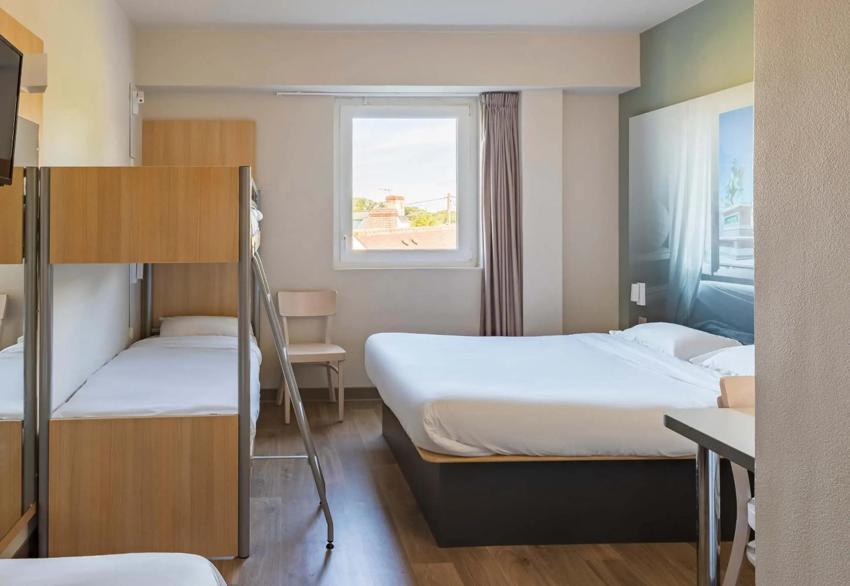 Family Room in B&B HOTEL Orleans Saint-Jean de Braye Family Room in B&B HOTEL Orleans Saint-Jean de Braye