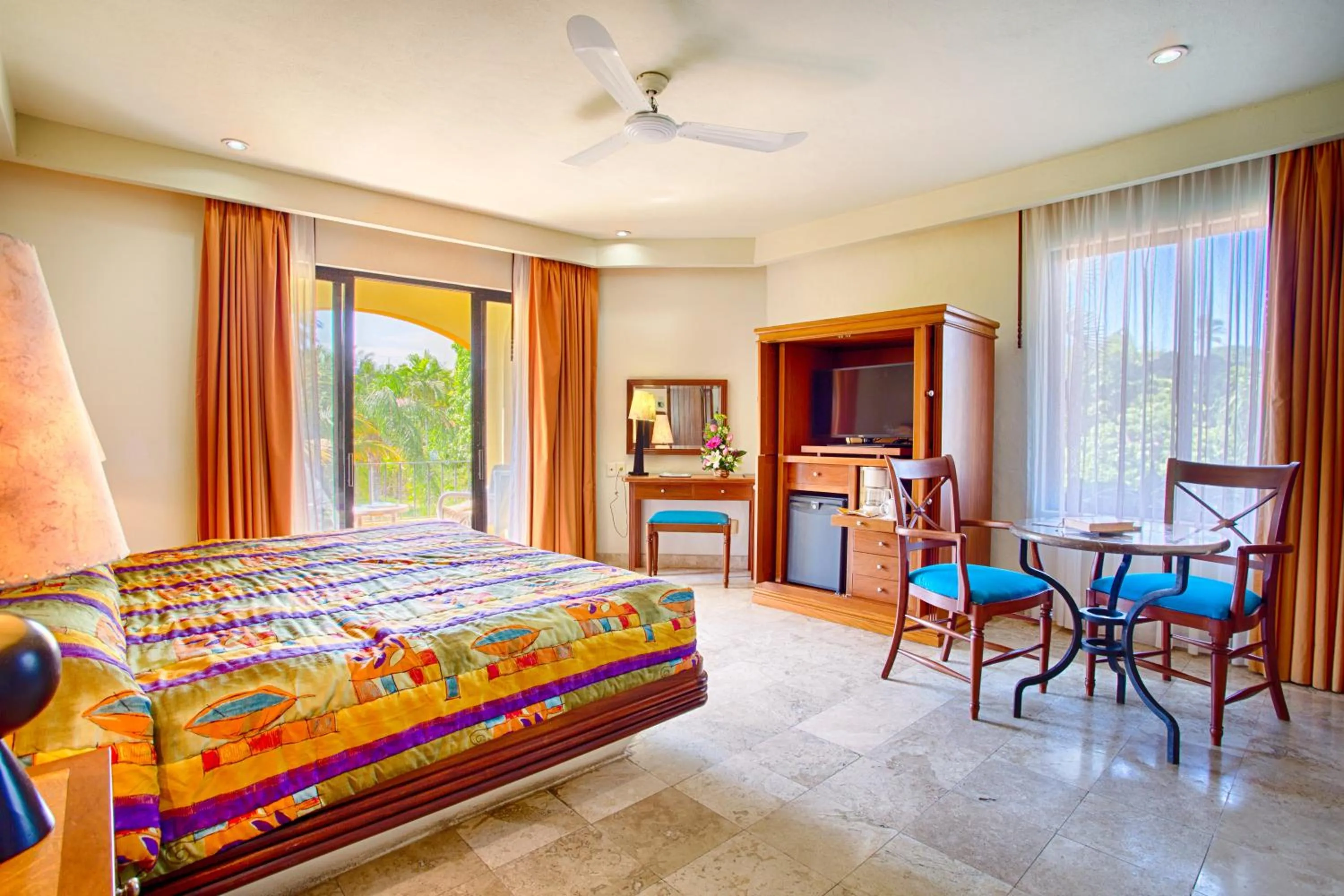 TV and multimedia, Bed in Hotel Garza Canela