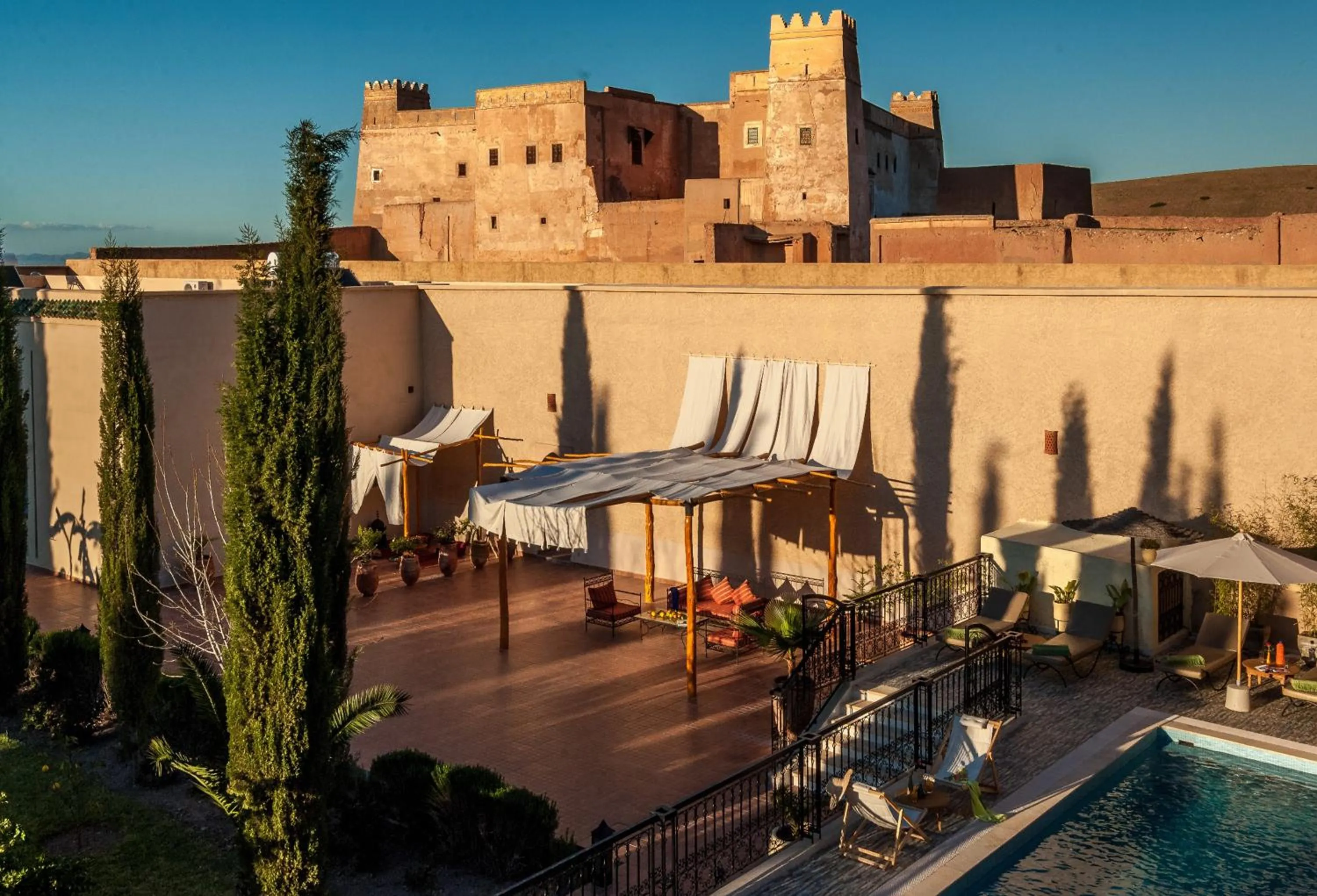 Swimming pool in Riad Sougtani