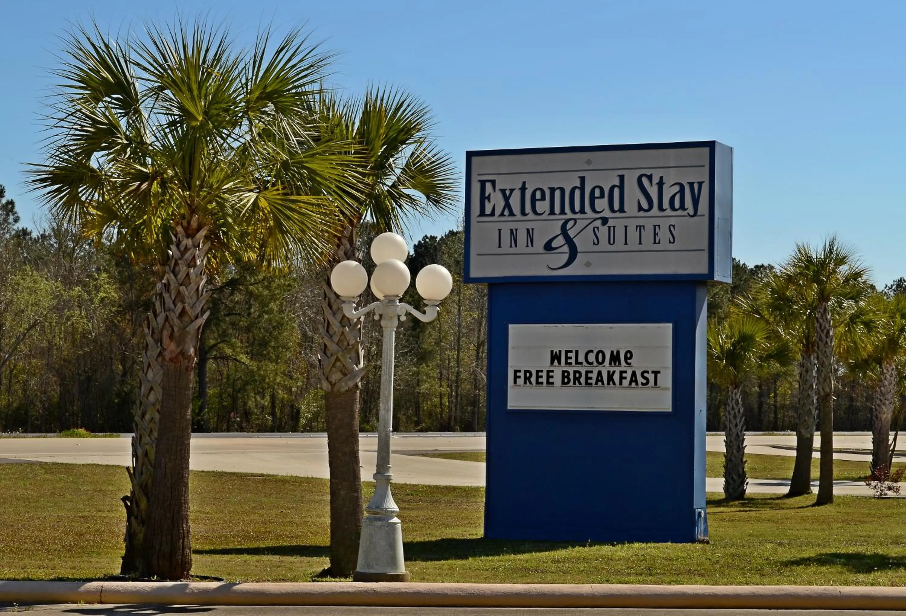 Facade/entrance in Americas Best Value Inn Kinder