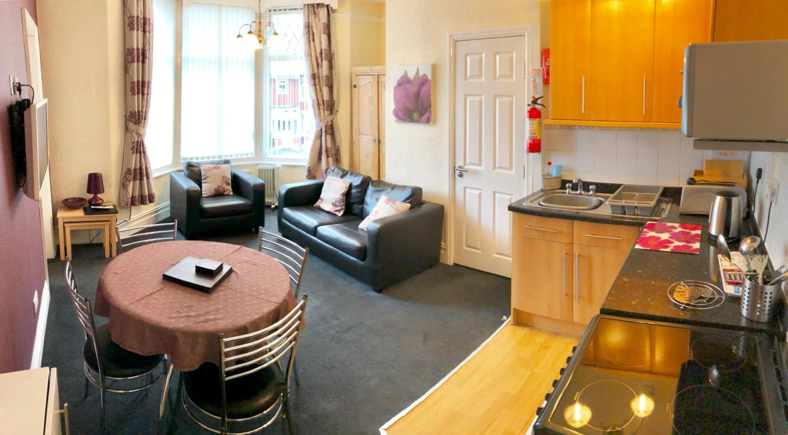 Kitchen or kitchenette in Empress Select Holiday Flats