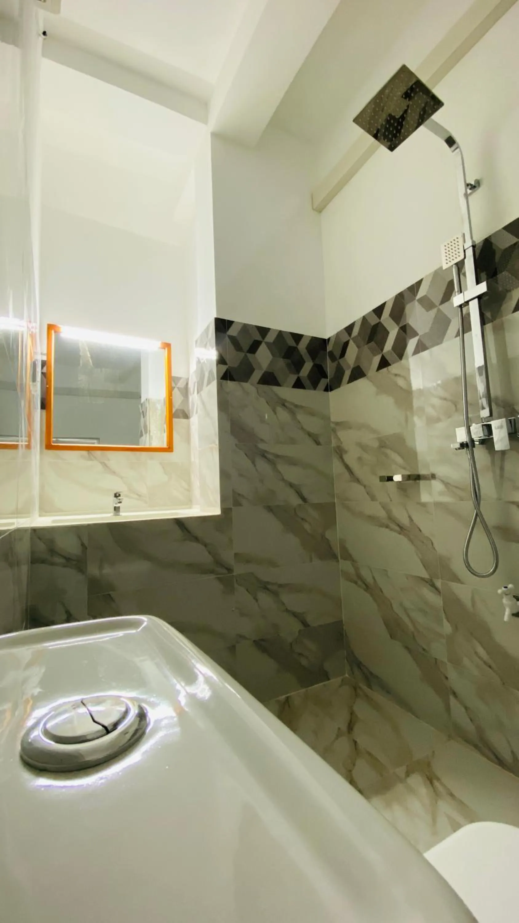 Bathroom in New Ocean Vibes Ahangama