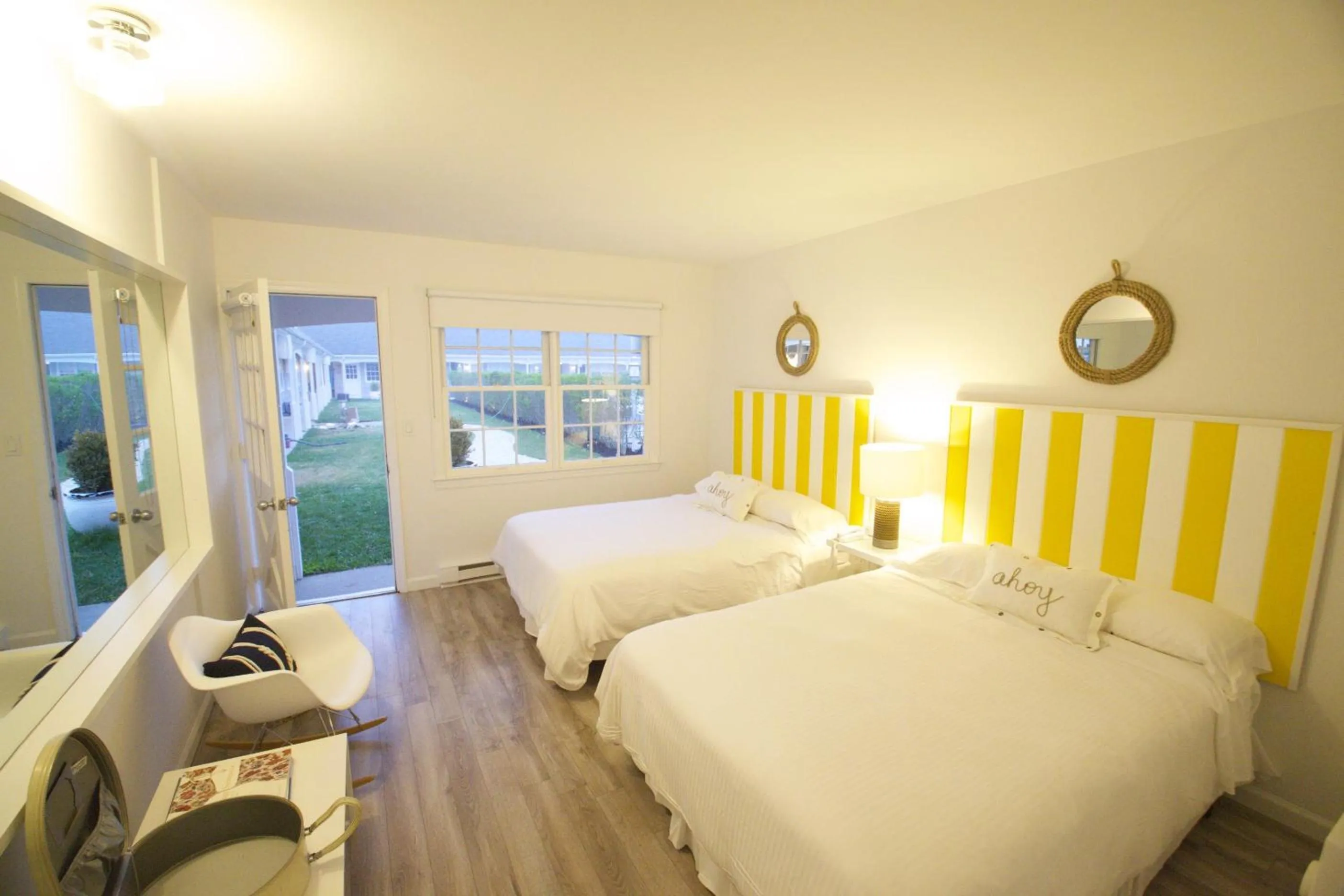 Photo of the whole room in Capri Southampton