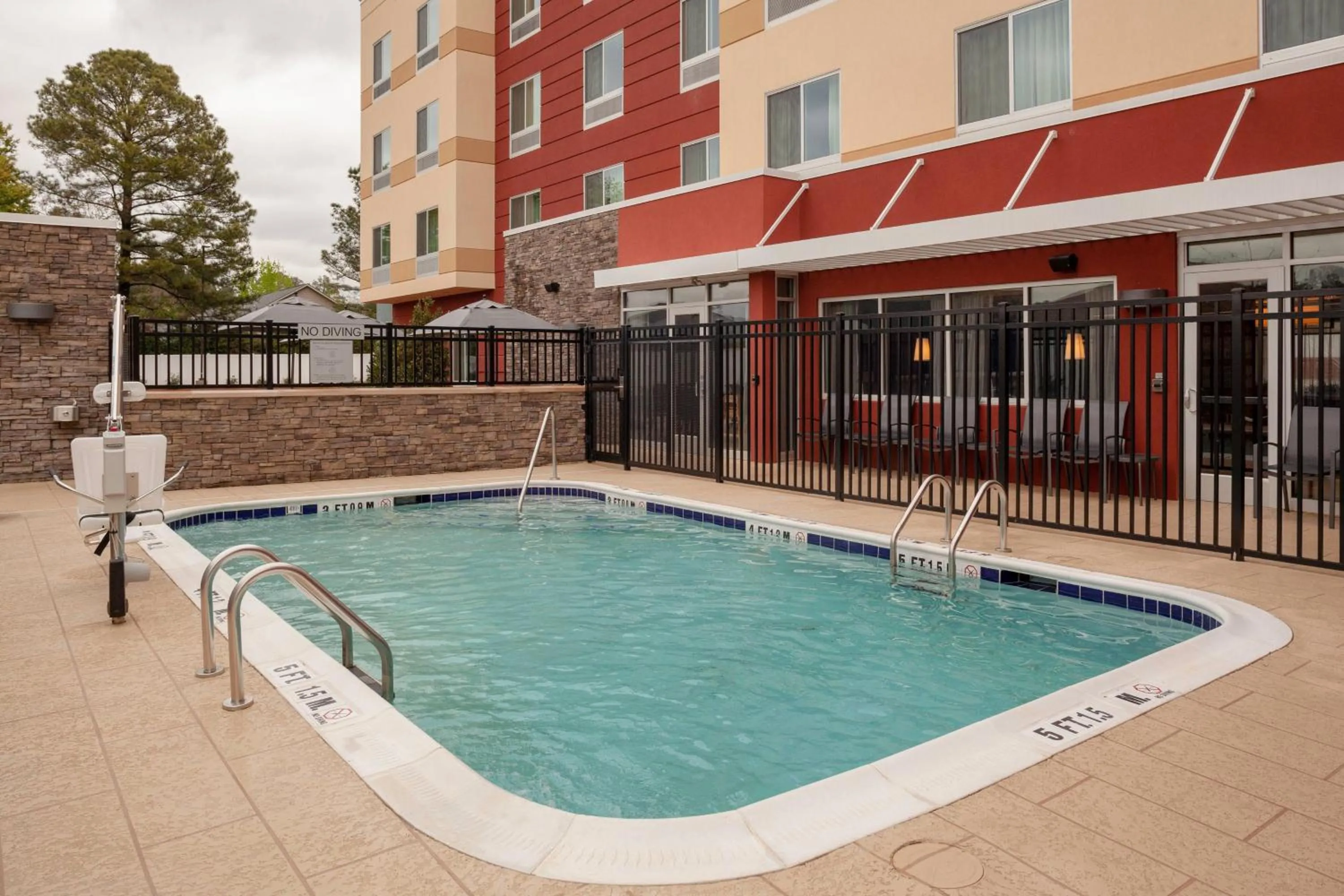 Swimming pool in Fairfield Inn & Suites by Marriott Augusta Washington Rd./I-20