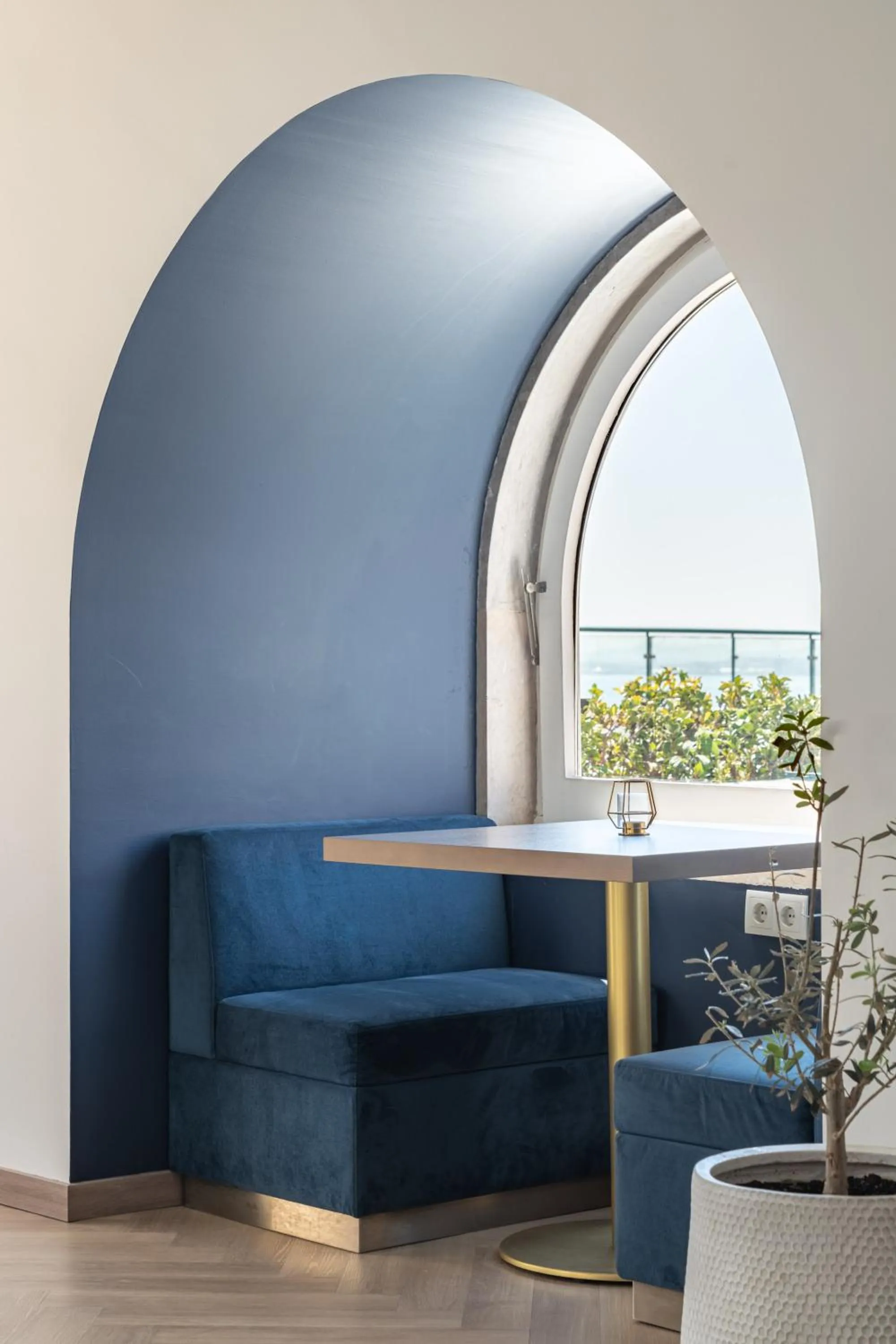 Restaurant/places to eat in Hotel do Chiado