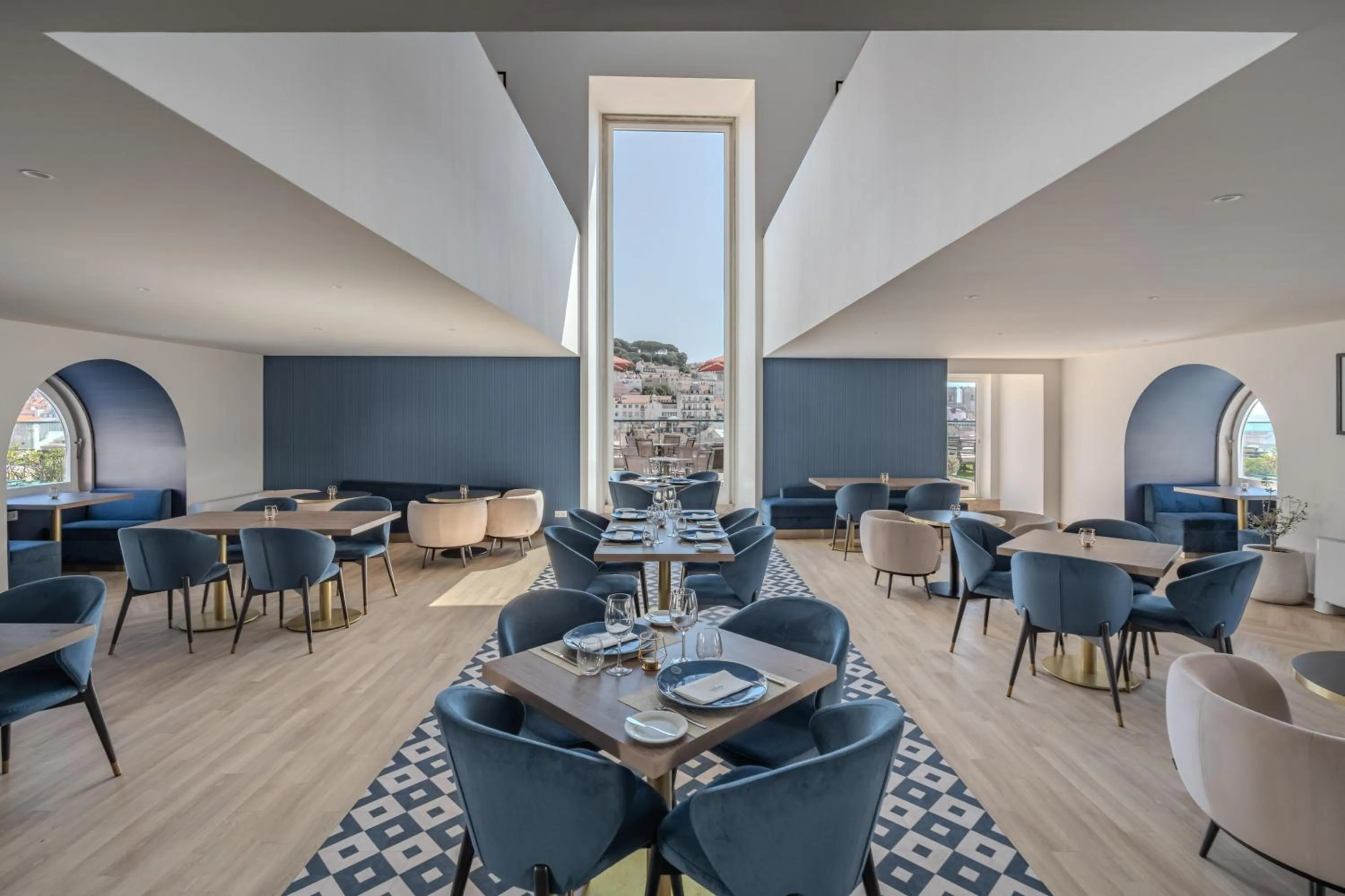 Restaurant/places to eat in Hotel do Chiado