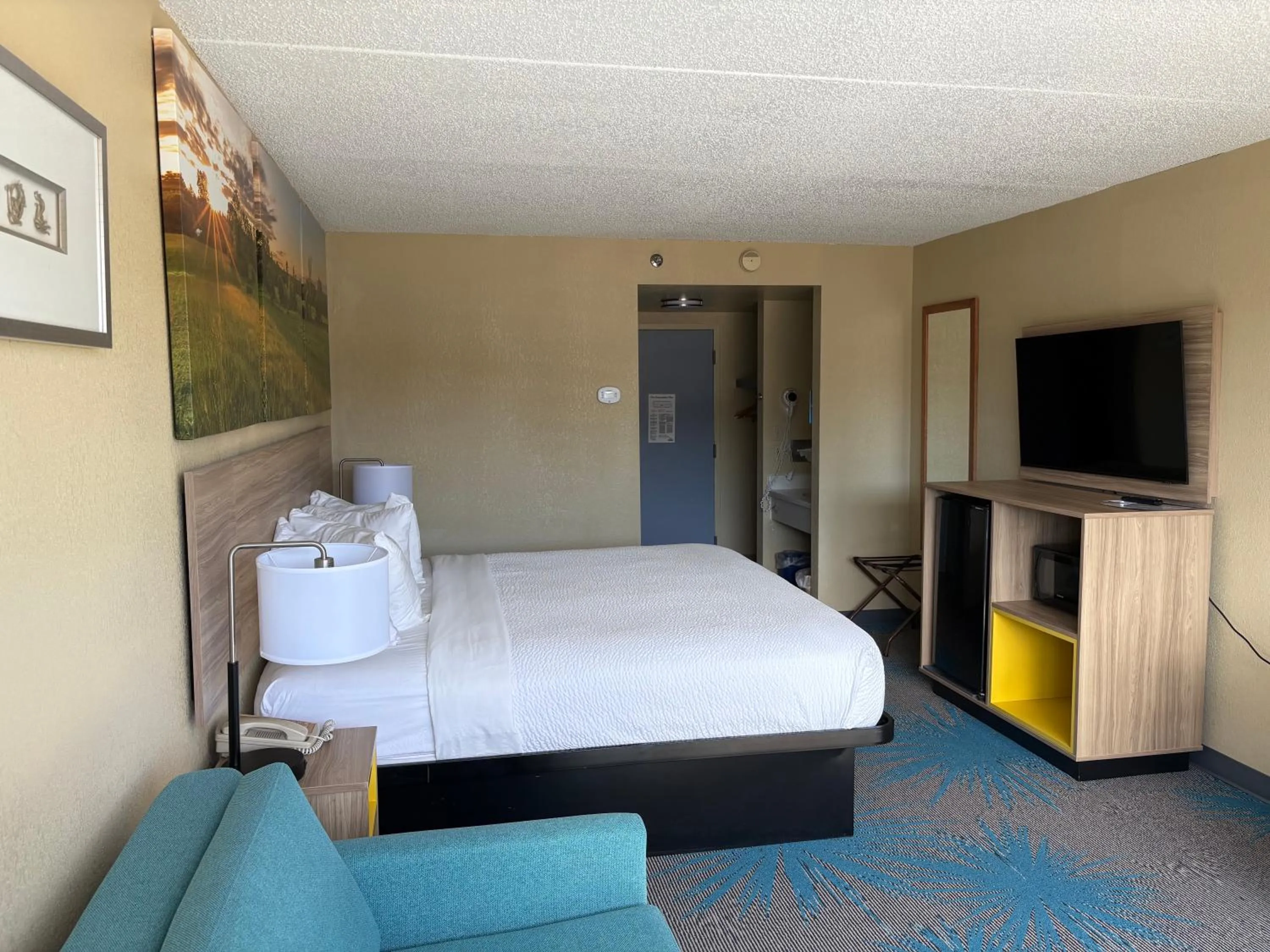 Bedroom, Bed in Days Inn by Wyndham Gettysburg