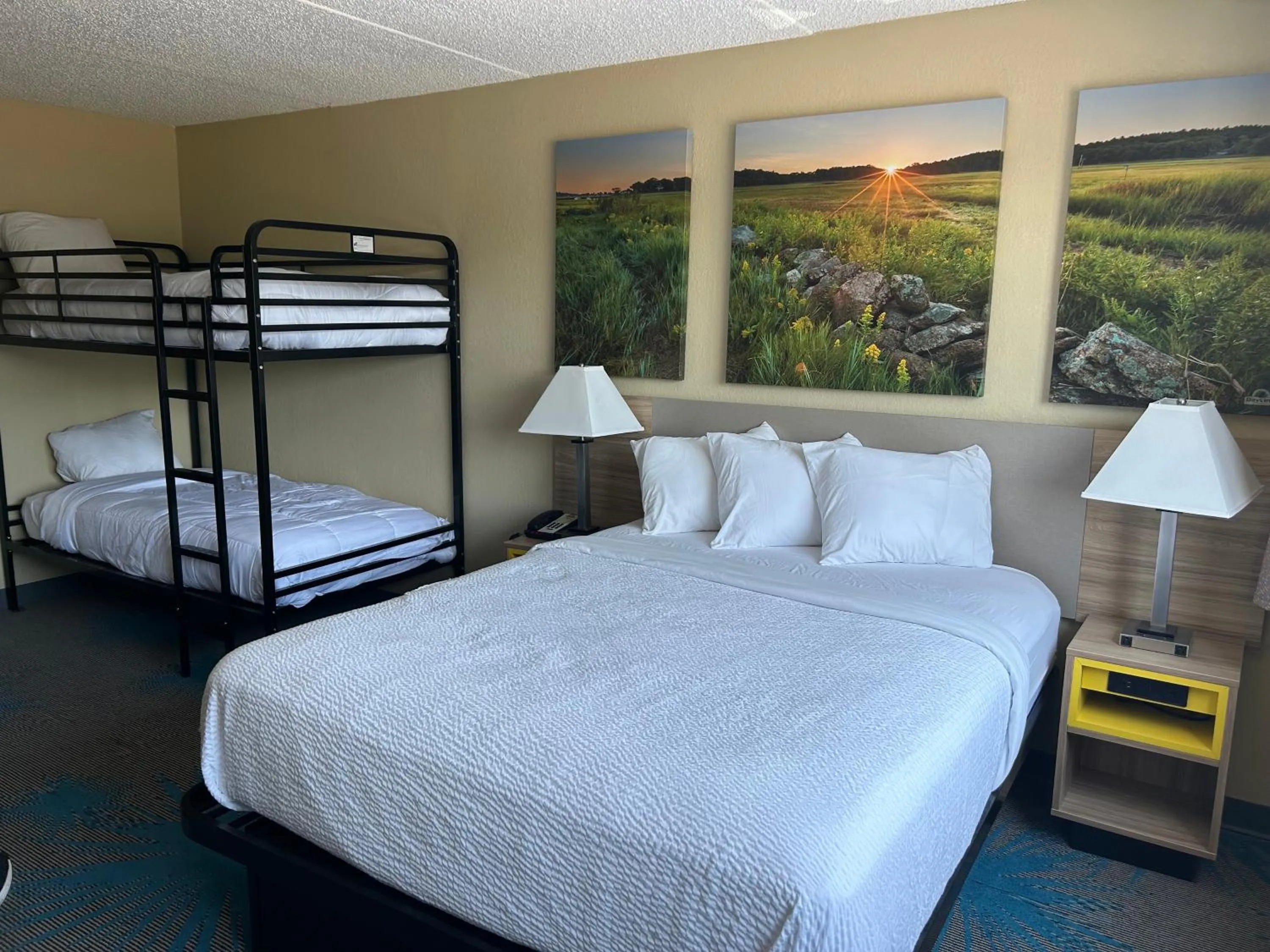 Bed in Days Inn by Wyndham Gettysburg