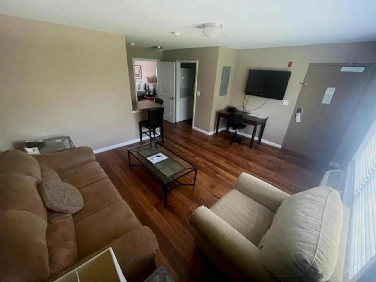 TV and multimedia in Bell's Extended Stay and Suites