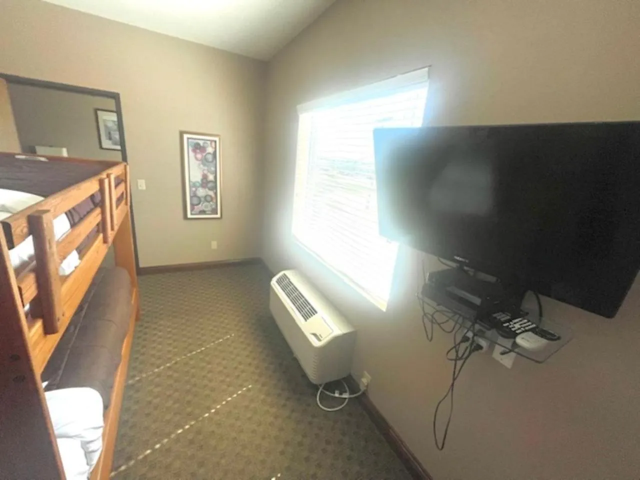 bunk bed in Bell's Extended Stay and Suites