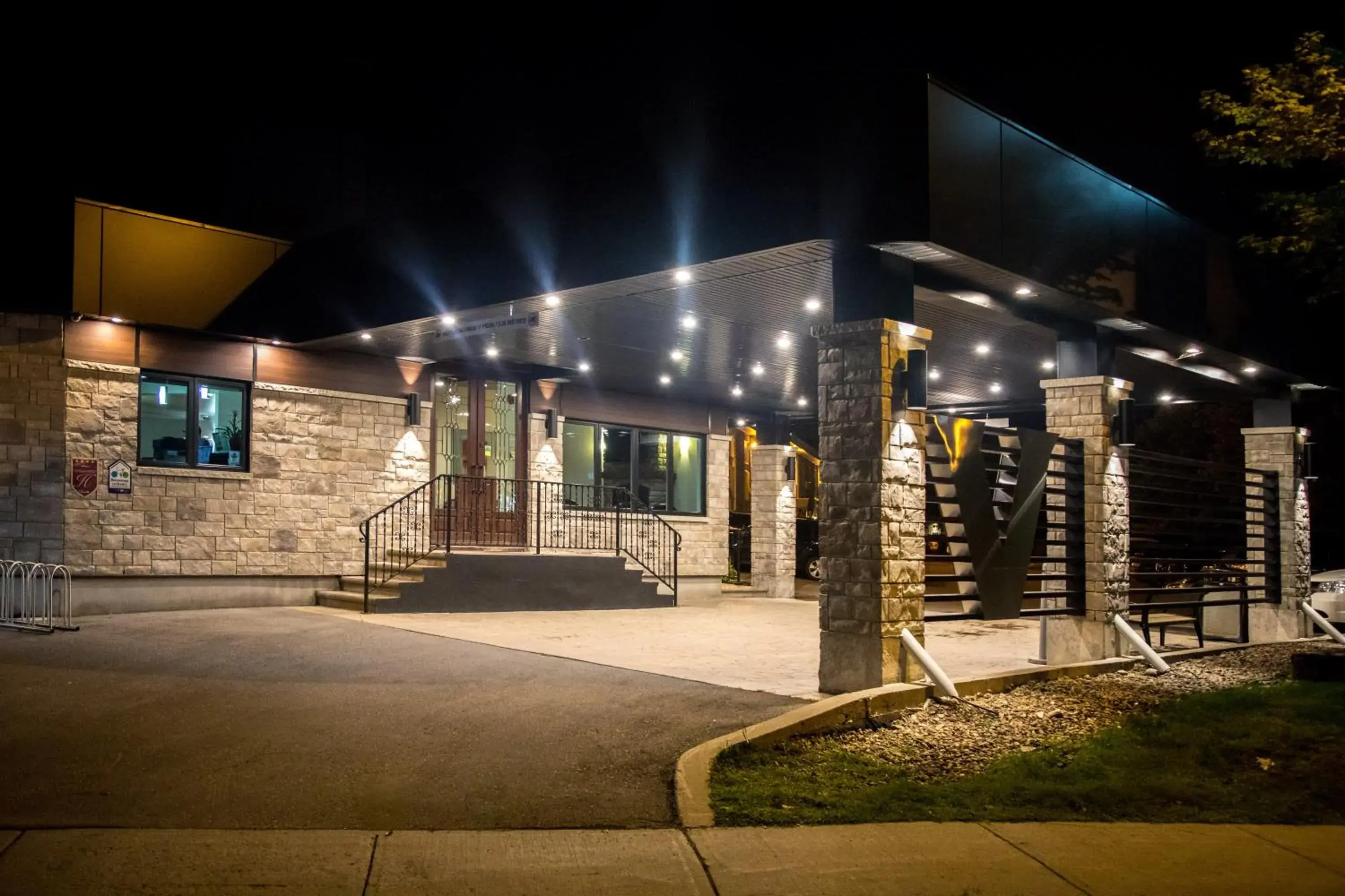 Facade/entrance in Hotel V Facade/entrance in Hotel V