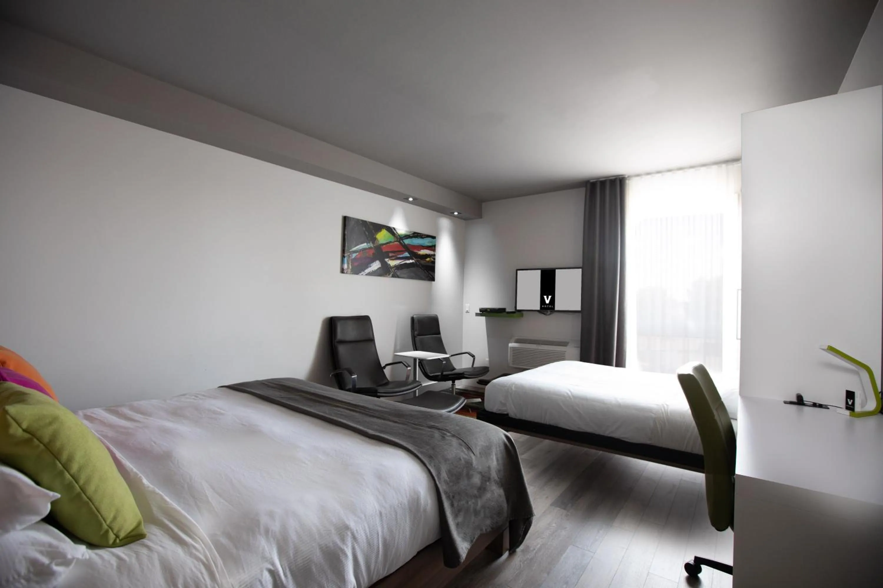 Photo of the whole room, Bed in Hotel V