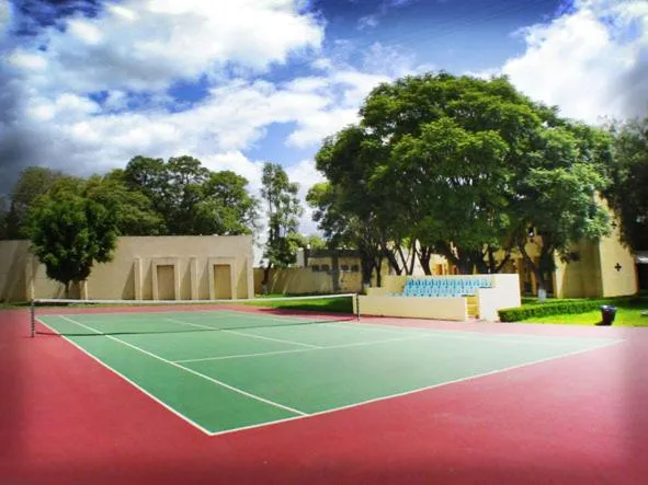 Tennis court in Casa Cantarranas