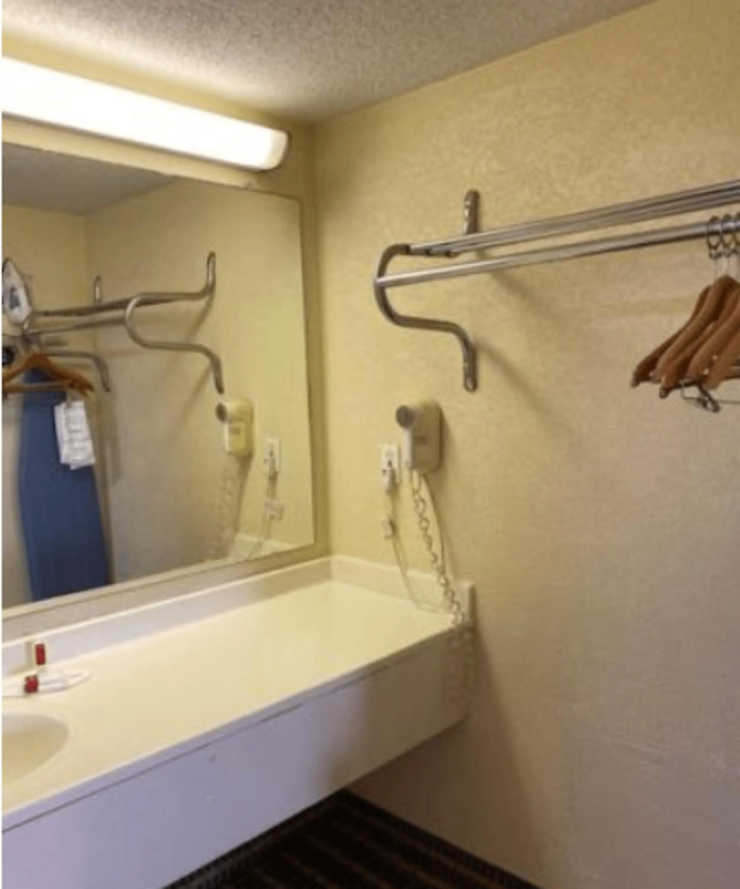 Bathroom in Travelodge by Wyndham Sellersburg