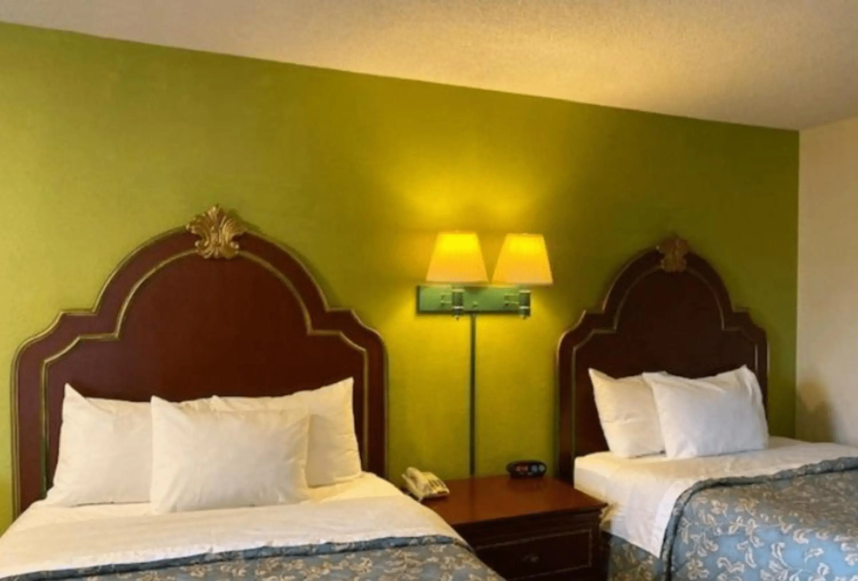 Bed in Travelodge by Wyndham Sellersburg Bed in Travelodge by Wyndham Sellersburg