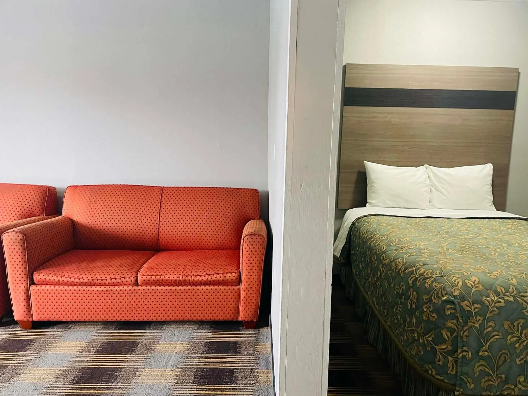 Bed in Travelodge by Wyndham Sellersburg